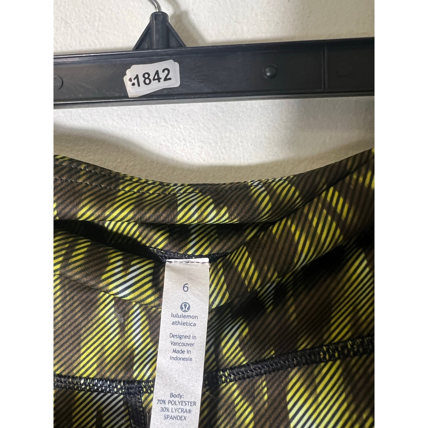 Lululemon Neon green-Black Leggings Sz 6