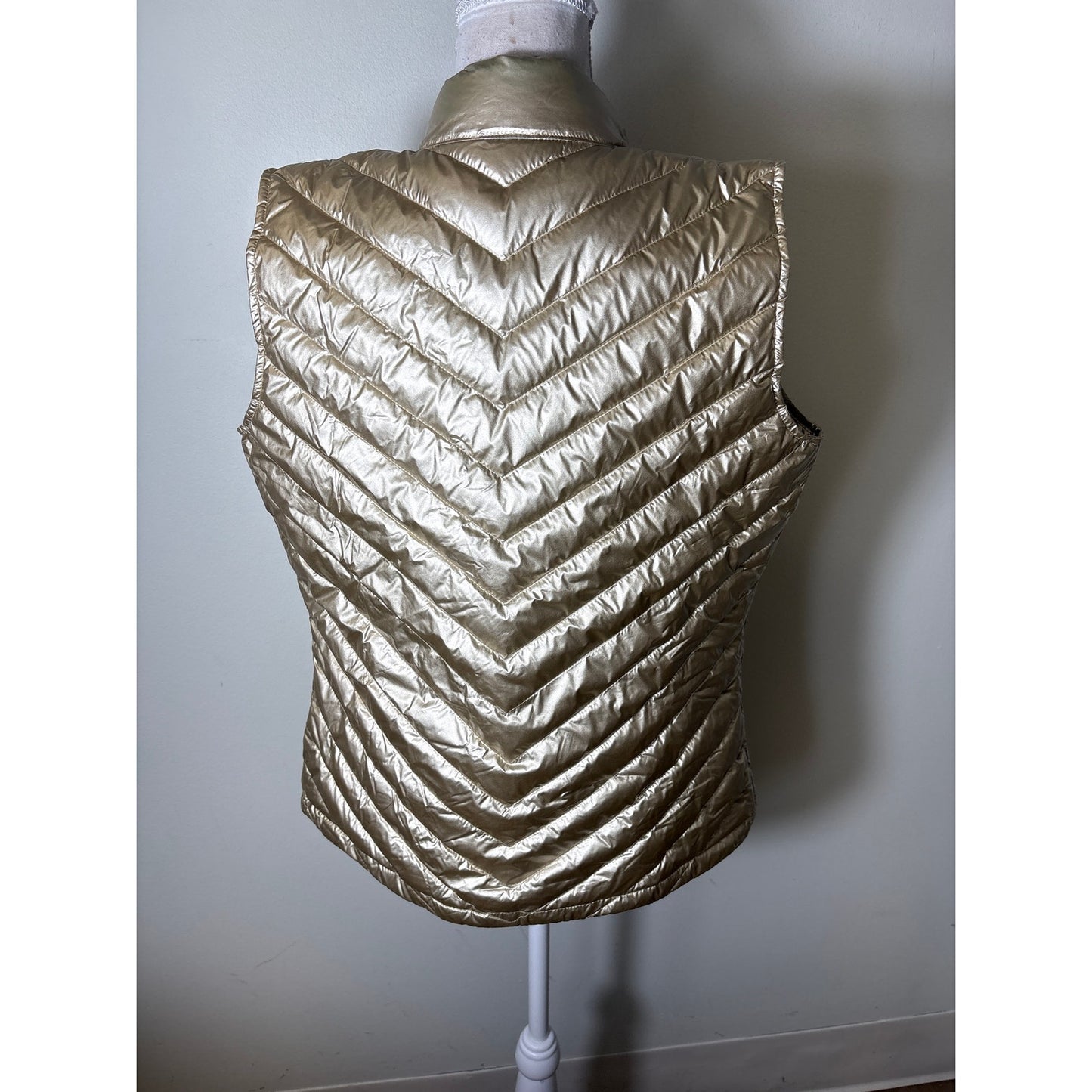 J. McLaughline Gold Metallic Puffer Vest Sz M