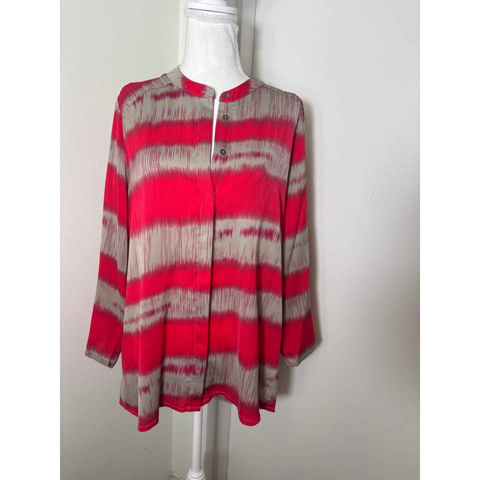 Lilla P Gray and Red Long Sleeve Blouse Sz Xl