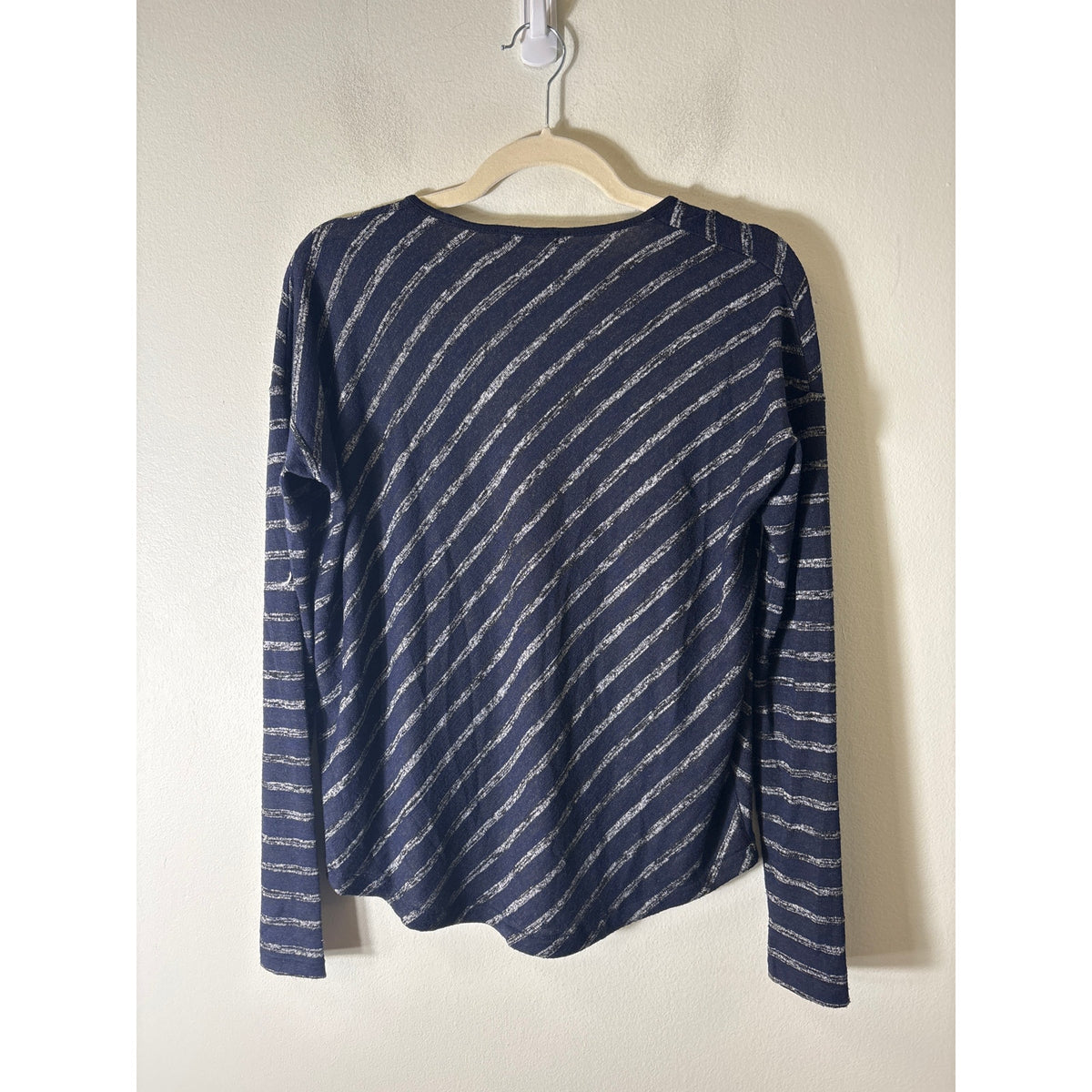 Rag & Bone Black and White V Neck Light Weight Sweater Sz XS