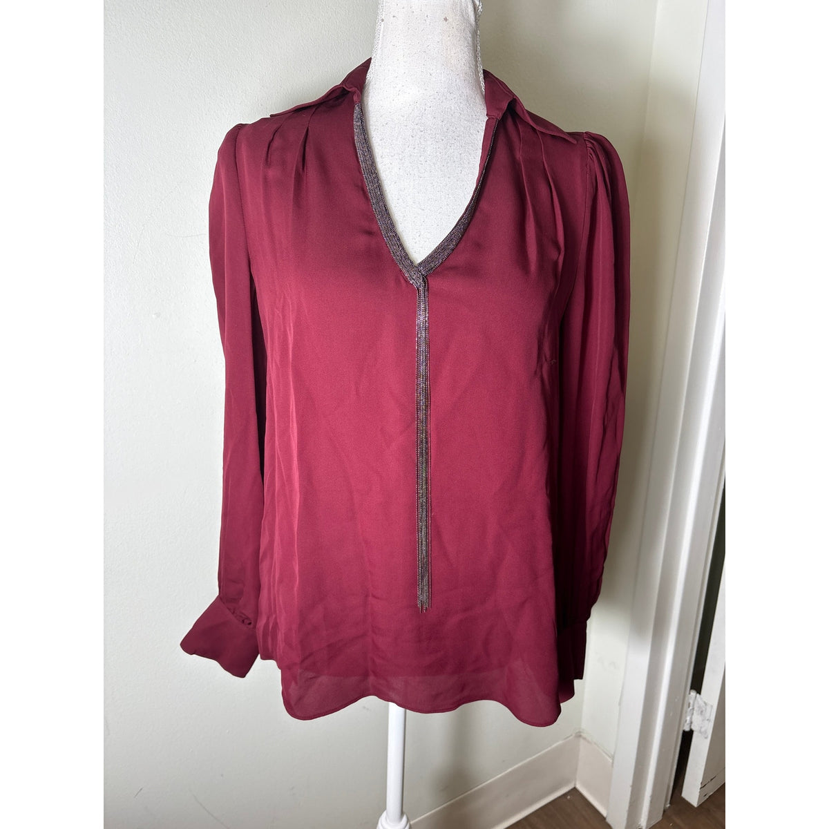Elie Tahari Merlot Silk With Metal Beading/Chain Detail Blouse Sz XS