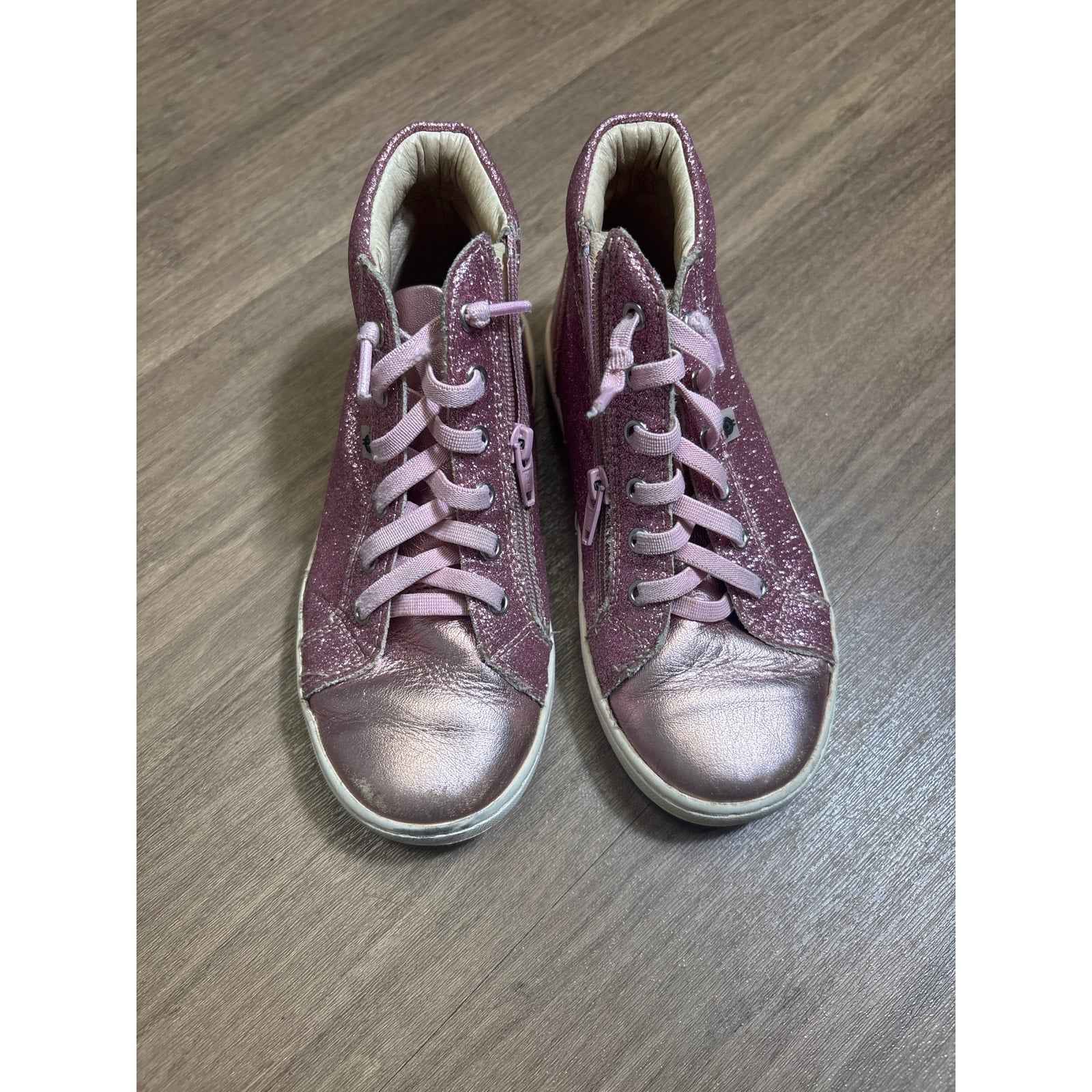 Bundle of 2 Pairs of  Tennis Shoes: Ciento and Old Souls Sz 31