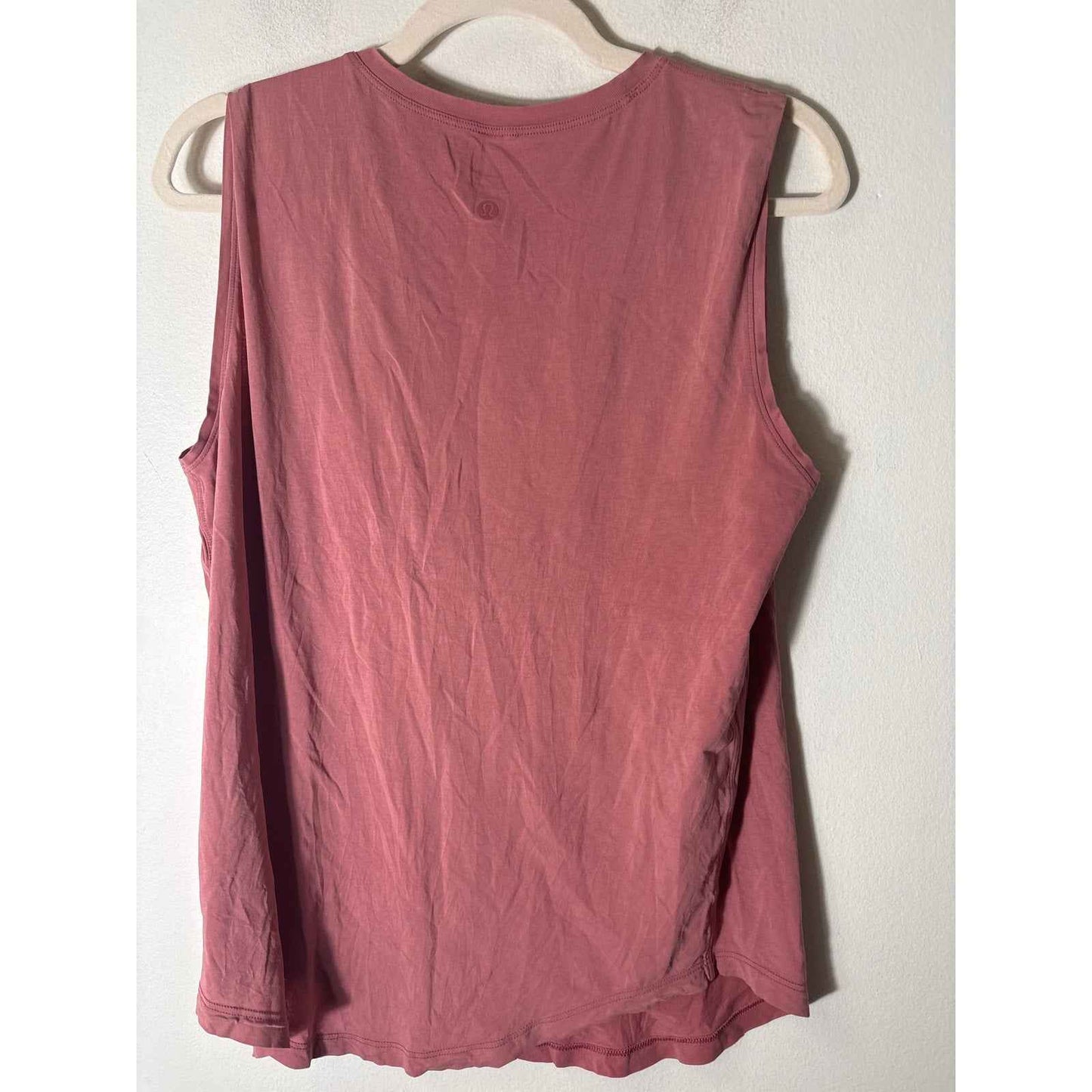 Lululemon Dusty Red Sleeveless Crew Neck Athletic Shirt Sz M