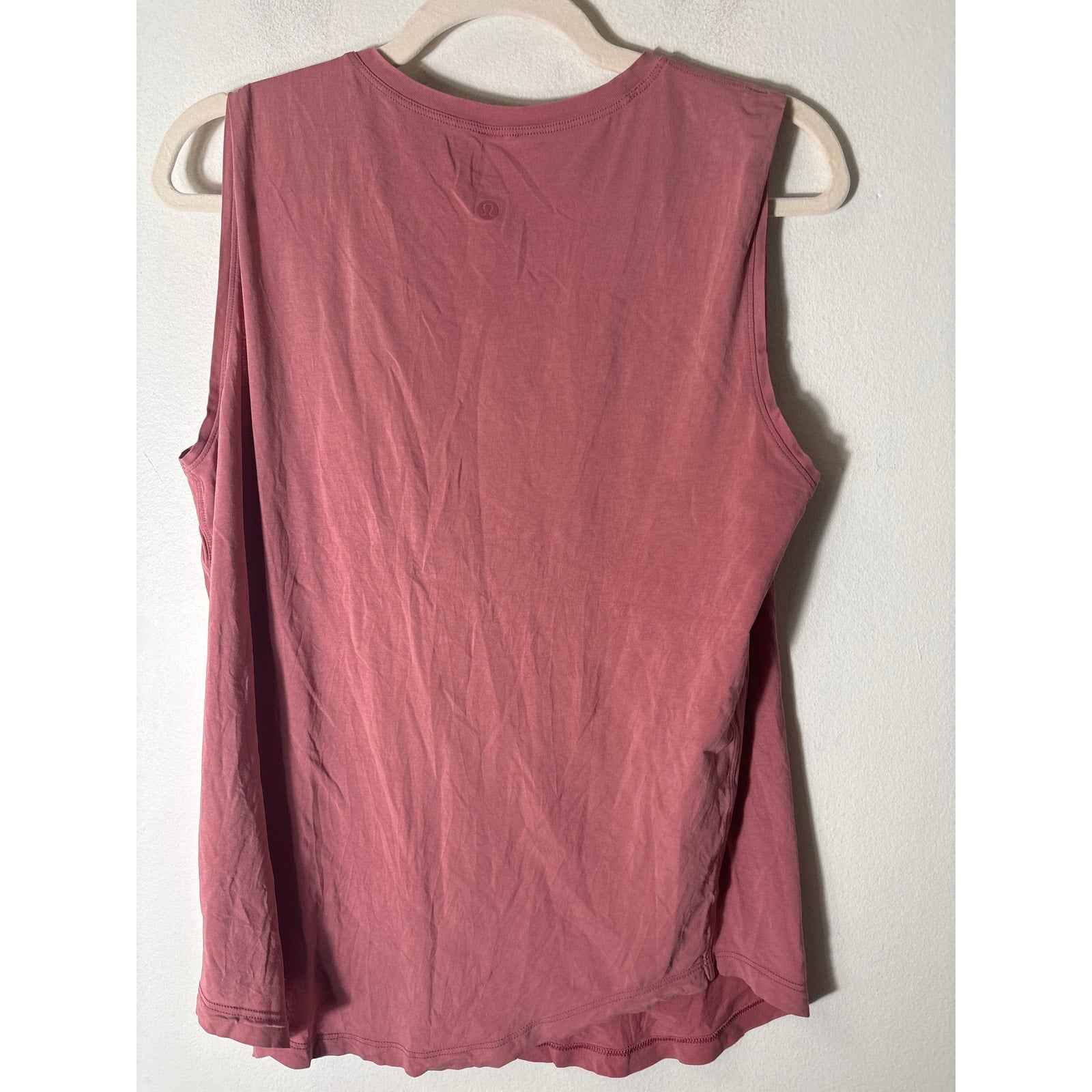 Lululemon Dusty Red Sleeveless Crew Neck Athletic Shirt Sz M