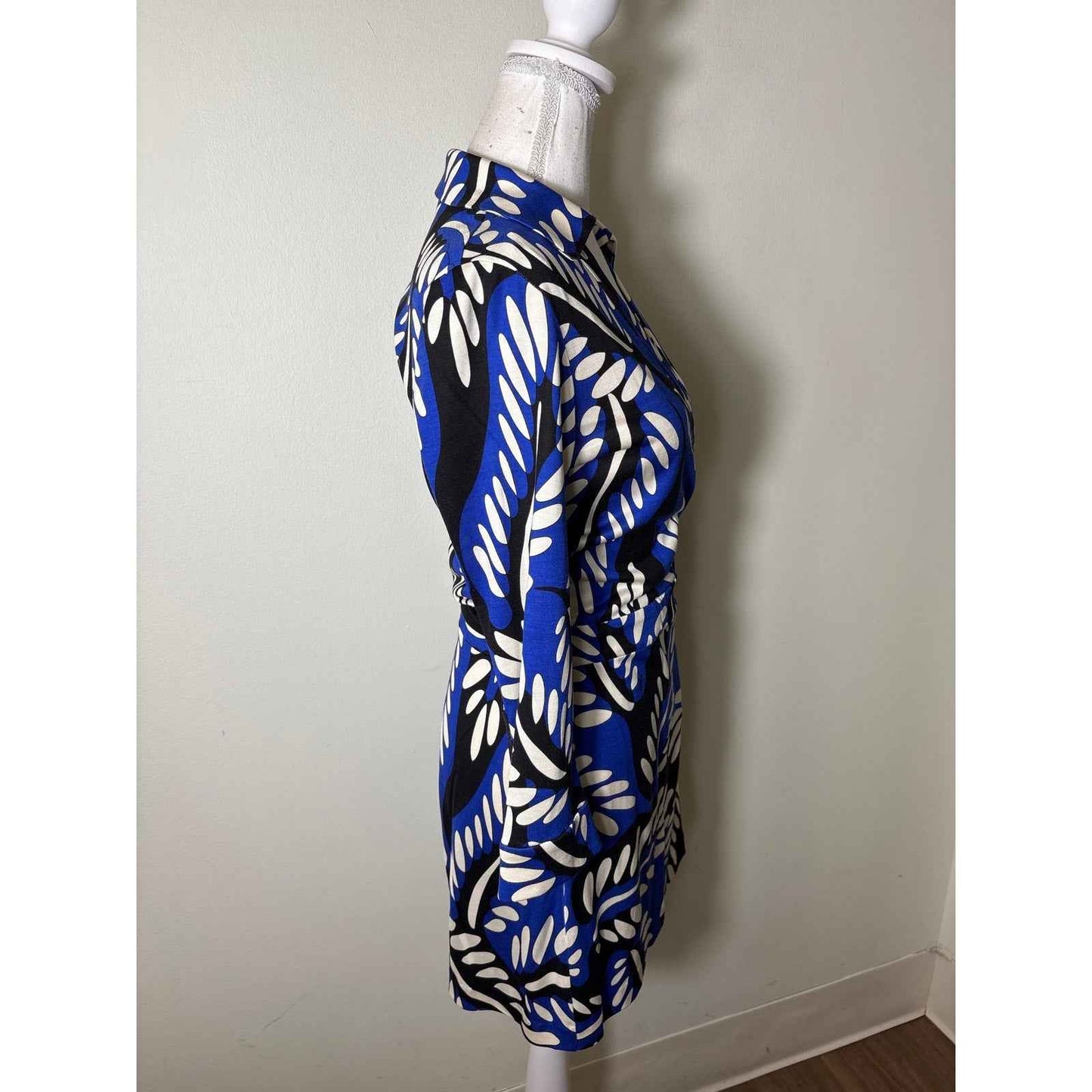 Diane Von Furstenberg Blue and Black Half Sleeve Romper Sz 10