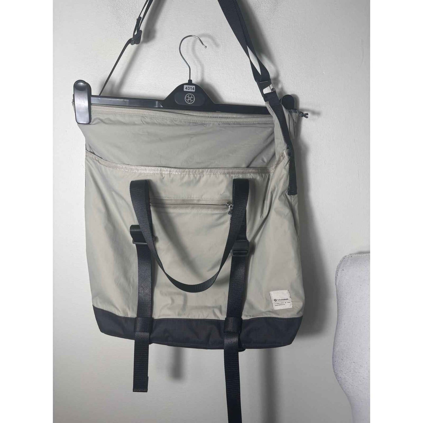 Lululemon Patch Logo Yoga Mat Tote Bag in Raw Linen and Graphite 25K