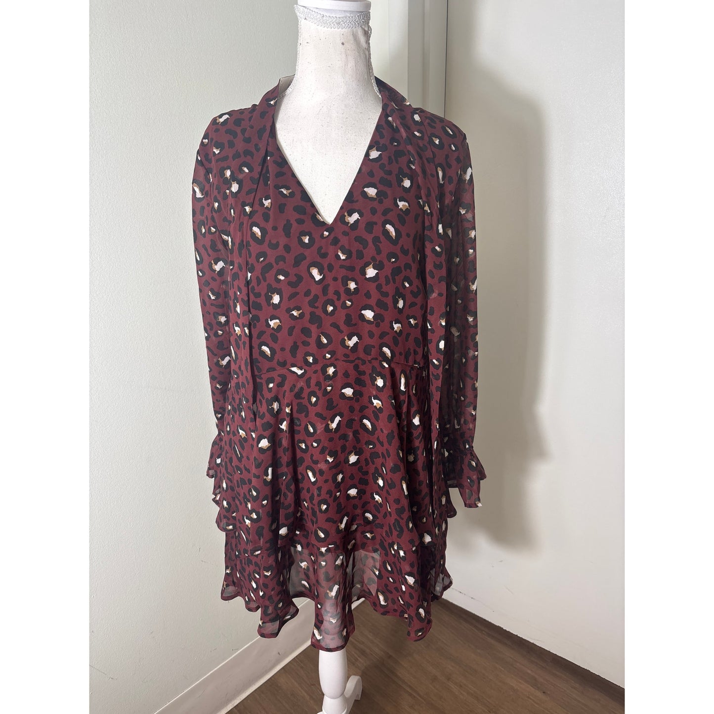 NWT Mudpie Decklan Flounce Dess in Burgandy Sz S
