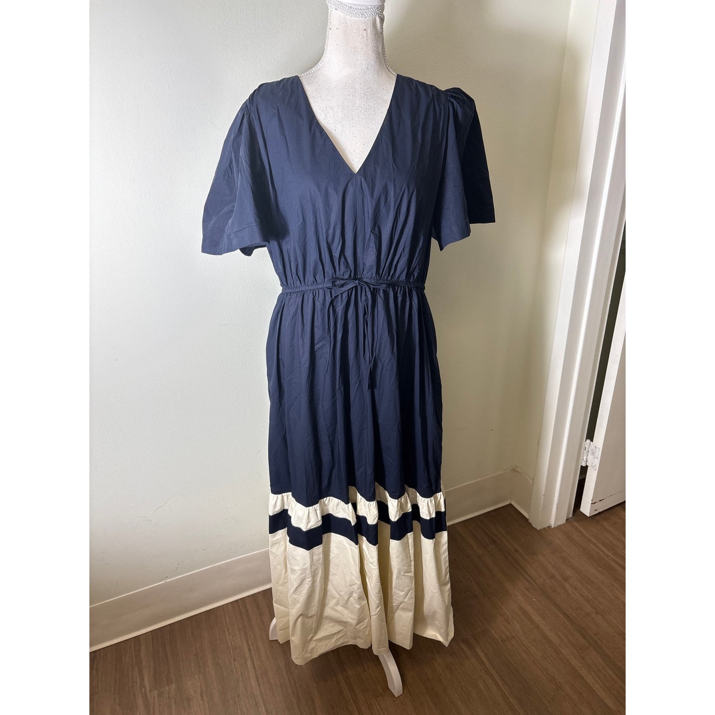 NWT Tuckernuck Navy and Cream Cotton Mitchell Dress Sz L