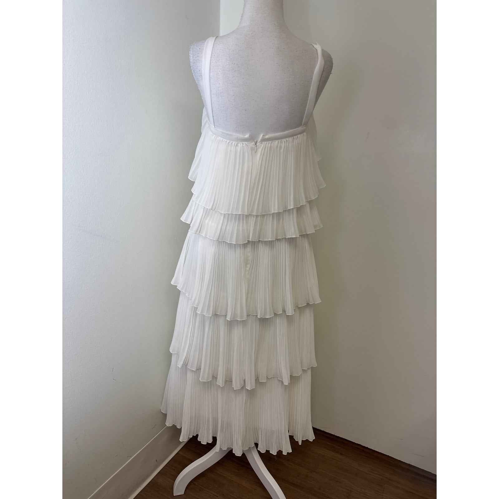 NWT L'IDEE BLanc Classique Gown Sz 6