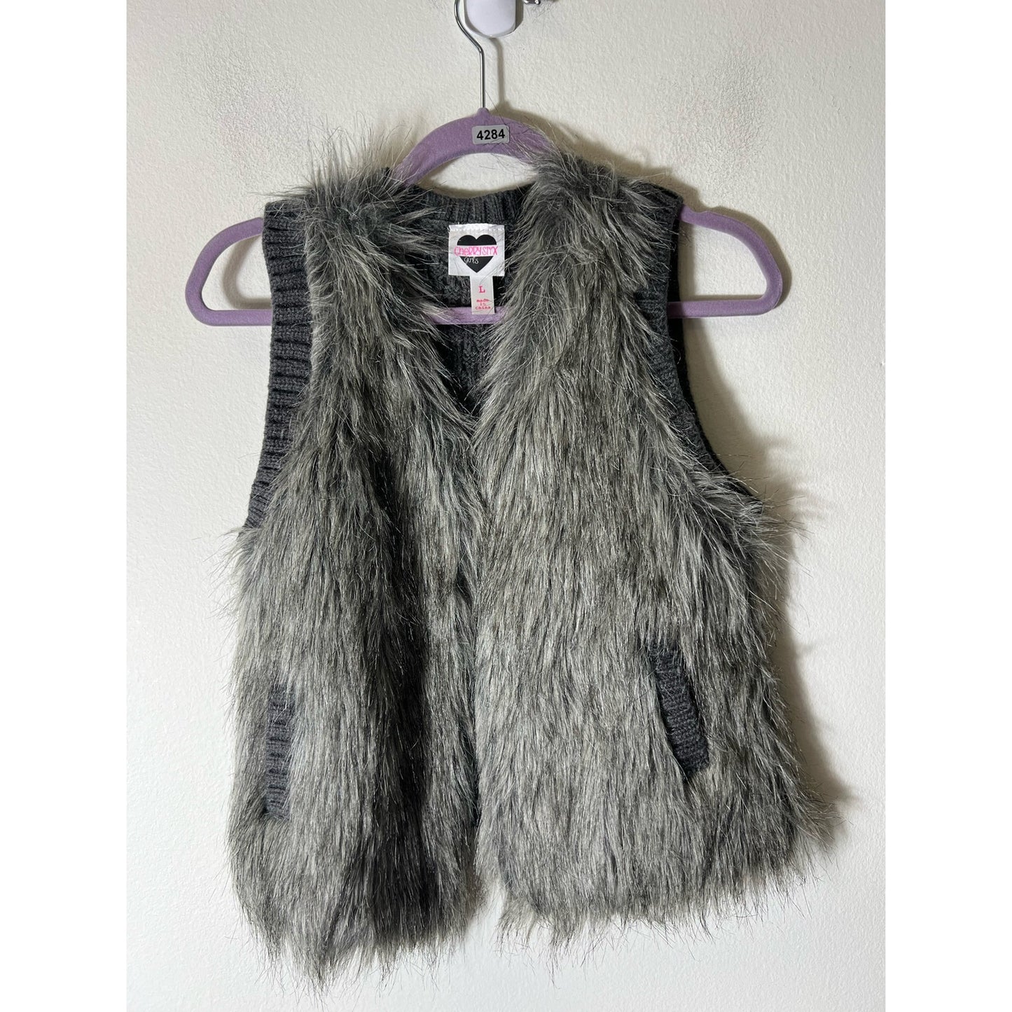 Girls Cherry Styx Gray Sleeveless Faux Fur Sweater Vest Sz L