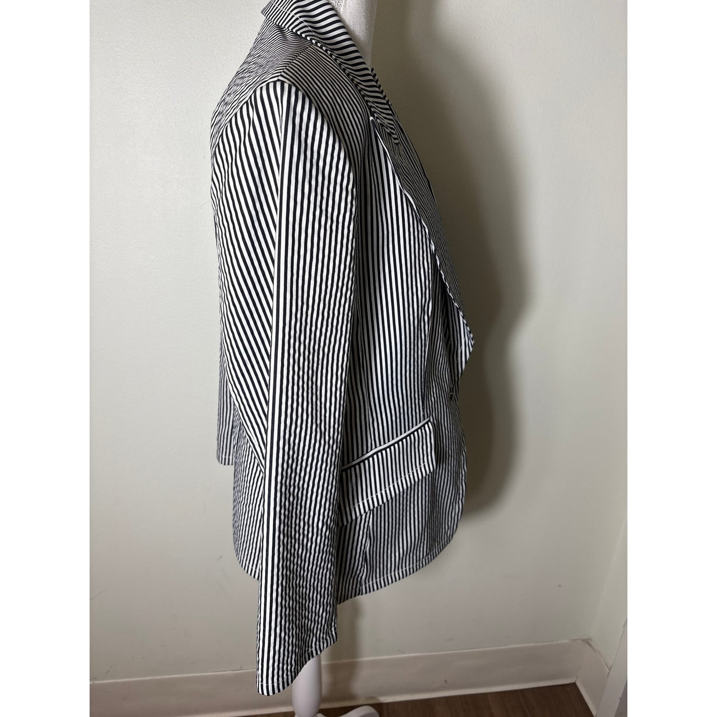 St. John Black and White Stripe Long Sleeve Blazer Sz 14