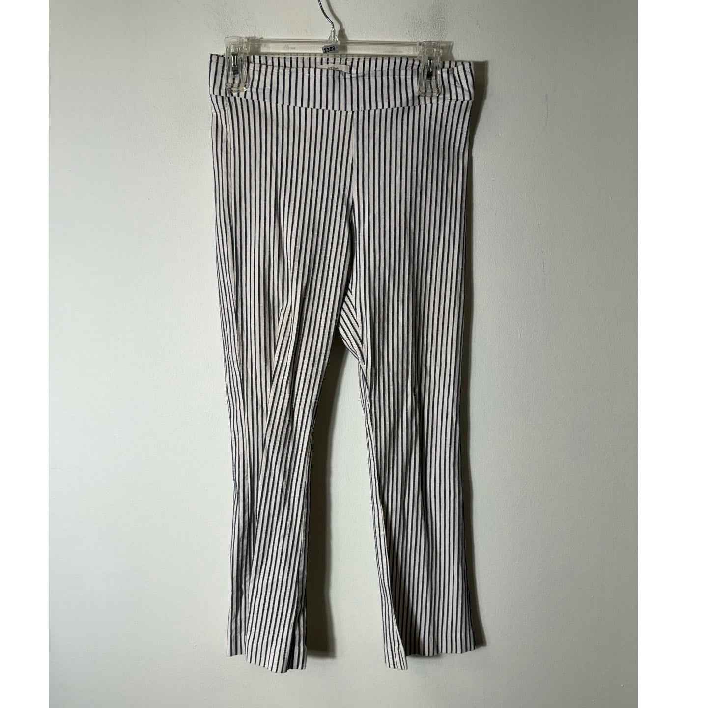 Avenue Montaigne White Gray Pin Striped Flare Leg Ankle Pants Sz 4