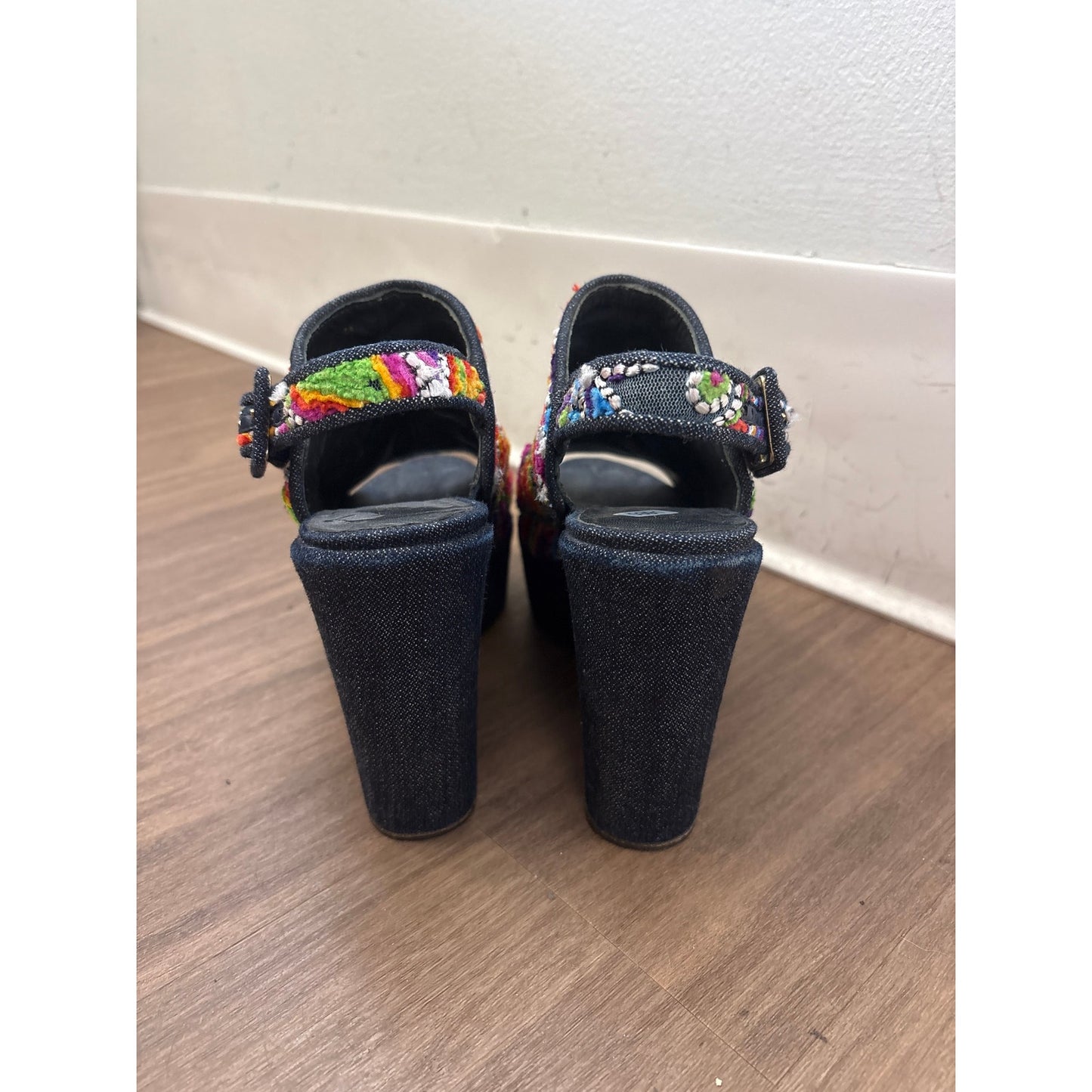 Stuart Weitzman Navy Embroidered Denim Platform Wedge Sz 6