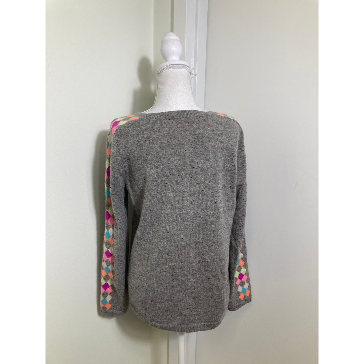 Lisa Todd Gray Cashmere Sweater w/ Colorful Flecks & Diamonds on sleeves Sz S