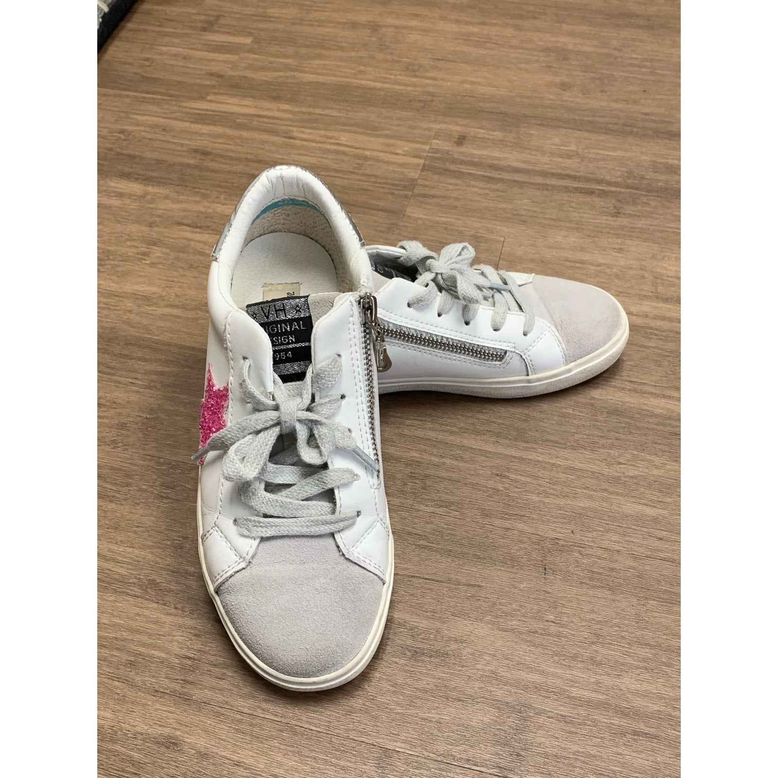 Girls/Woman's Size 5 Vintage Havannah White Gray Pink Sparkle Star Sz 5