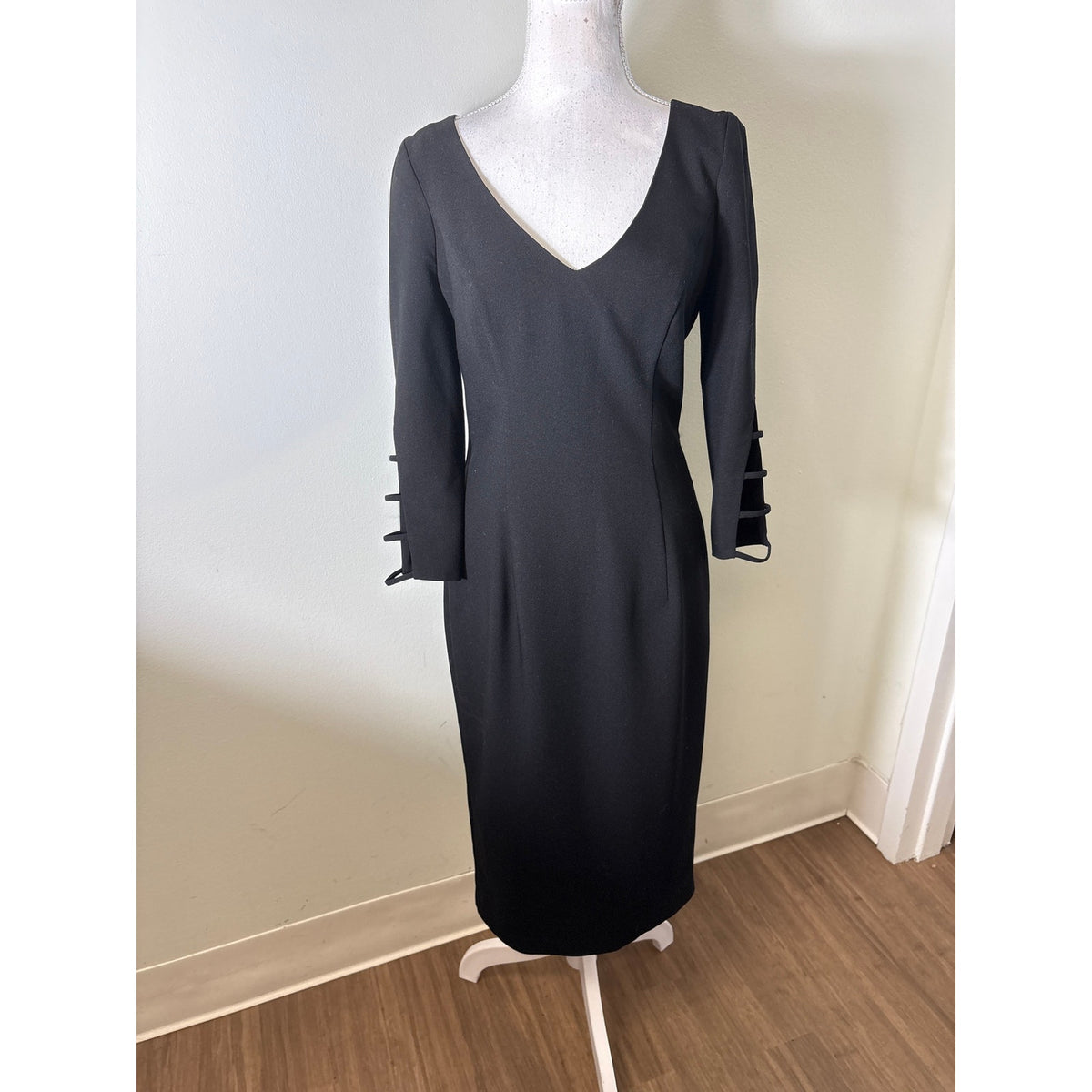 Black Halo Black 3/4 Sleeve V-Neck Midi Dress Sz 4