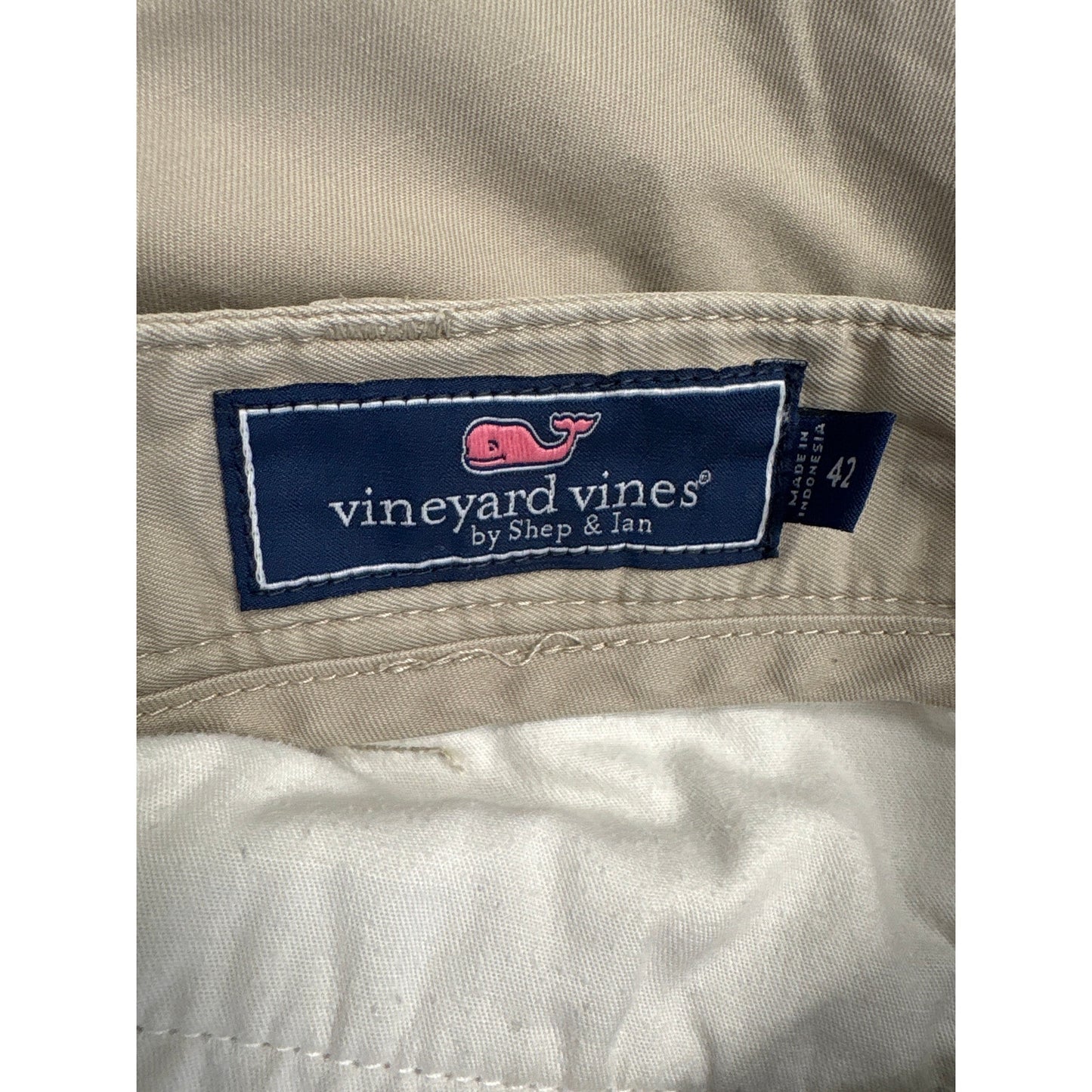 Mens Vineyard Vines Flat front Khaki Cotton Shorts Sz 42