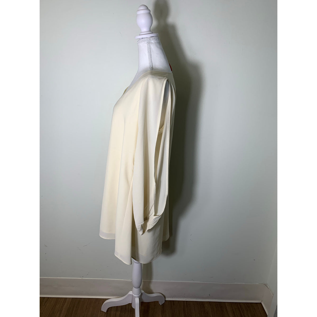 Lover's and Friends Off White Cold Shoulder Long Sleeve Mini Dress sz S
