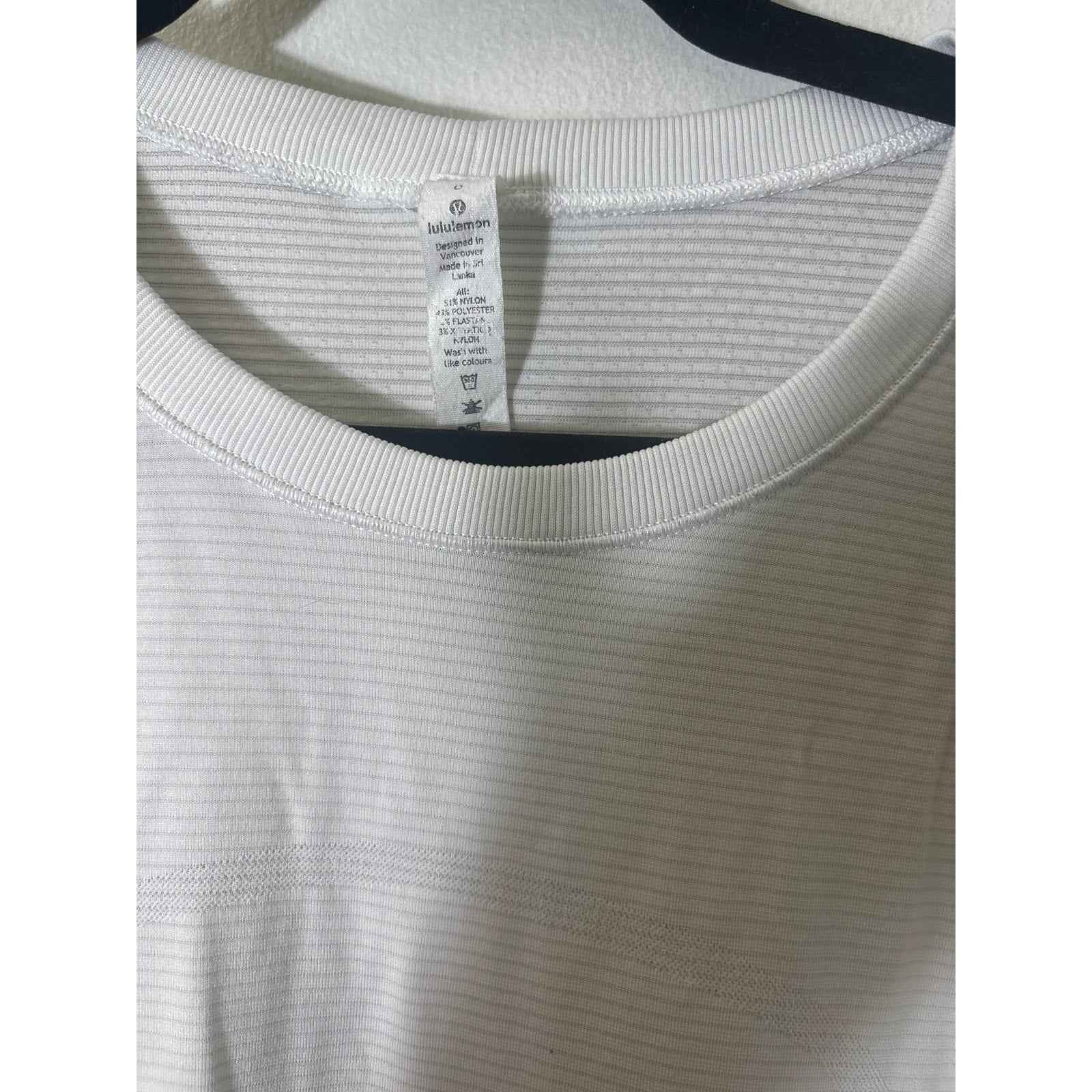 Lululemon White Pinstripe Sleeveless Athletic Tank Sz 6