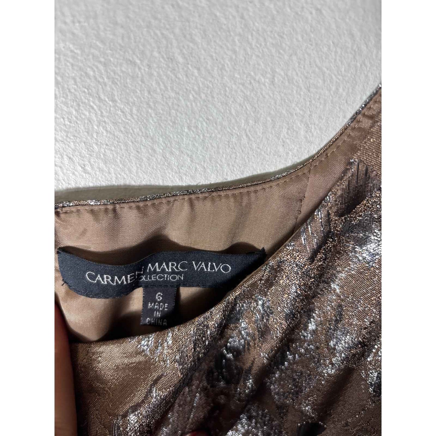 Carmen Mark Valvo Metallic Silver and Copper Sleeveless Knee Length Dress Sz 6