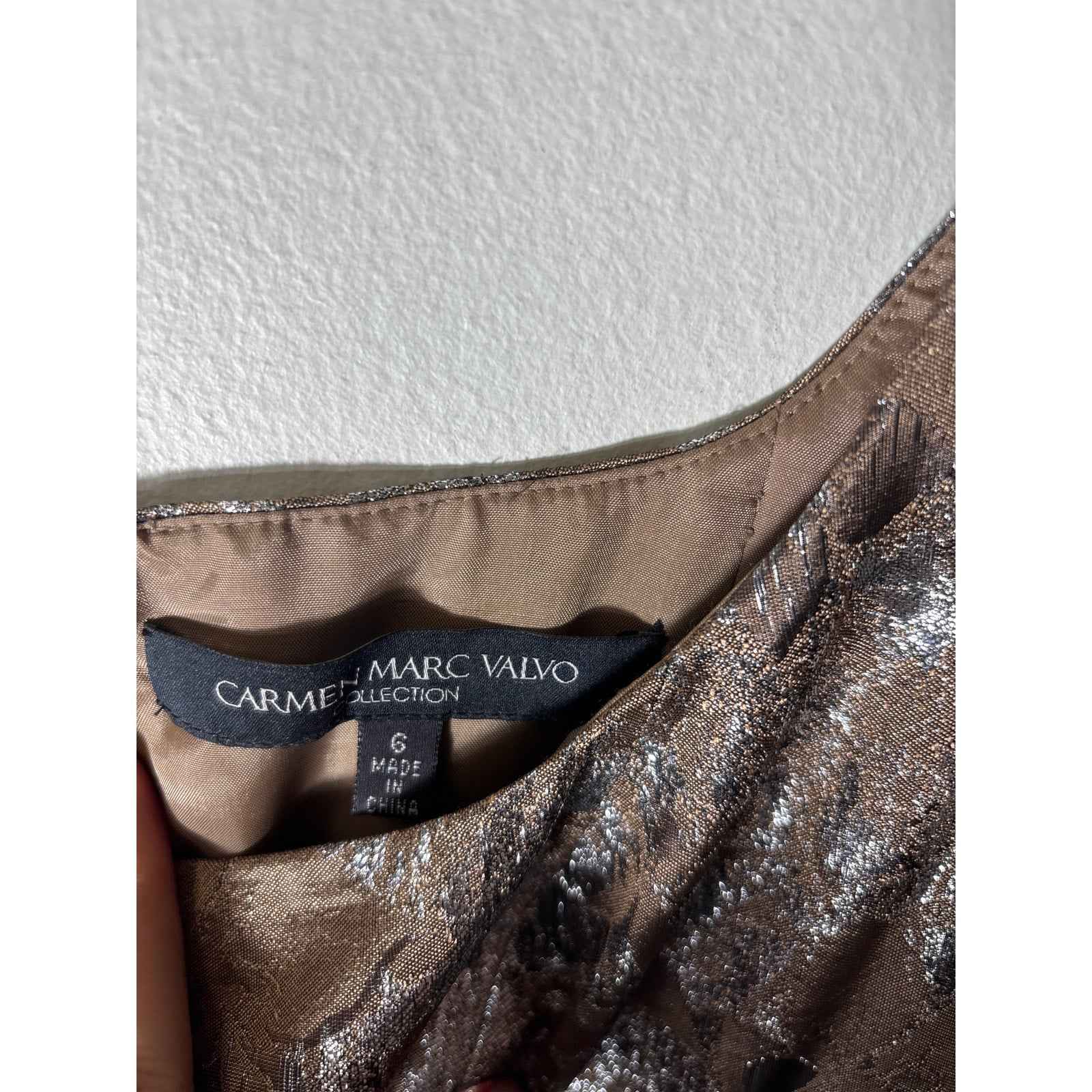Carmen Mark Valvo Metallic Silver and Copper Sleeveless Knee Length Dress Sz 6