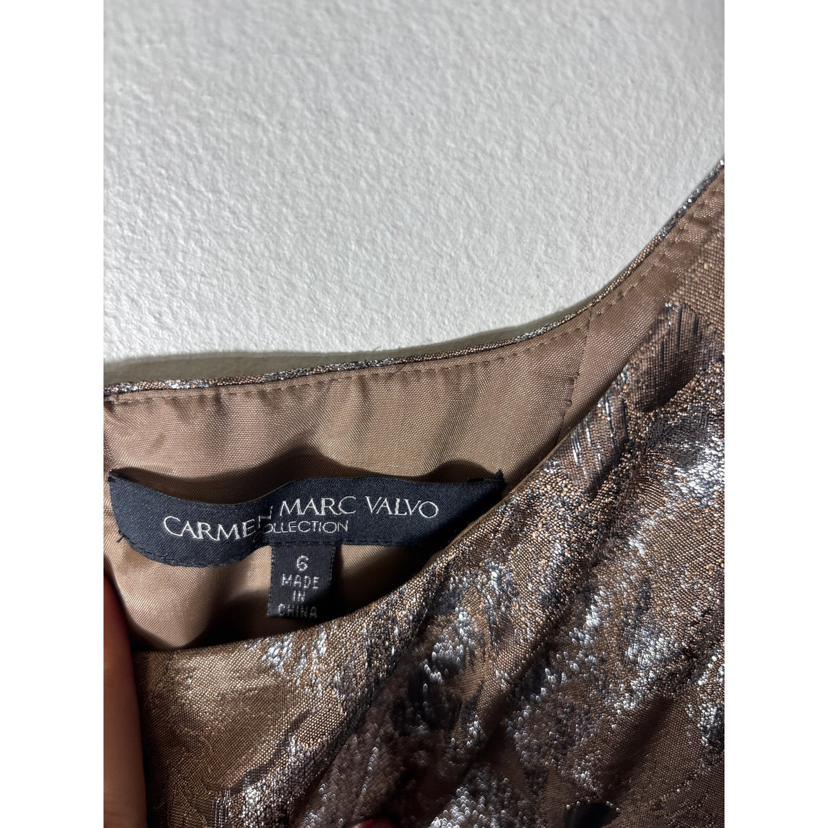 Carmen Mark Valvo Metallic Silver and Copper Sleeveless Knee Length Dress Sz 6