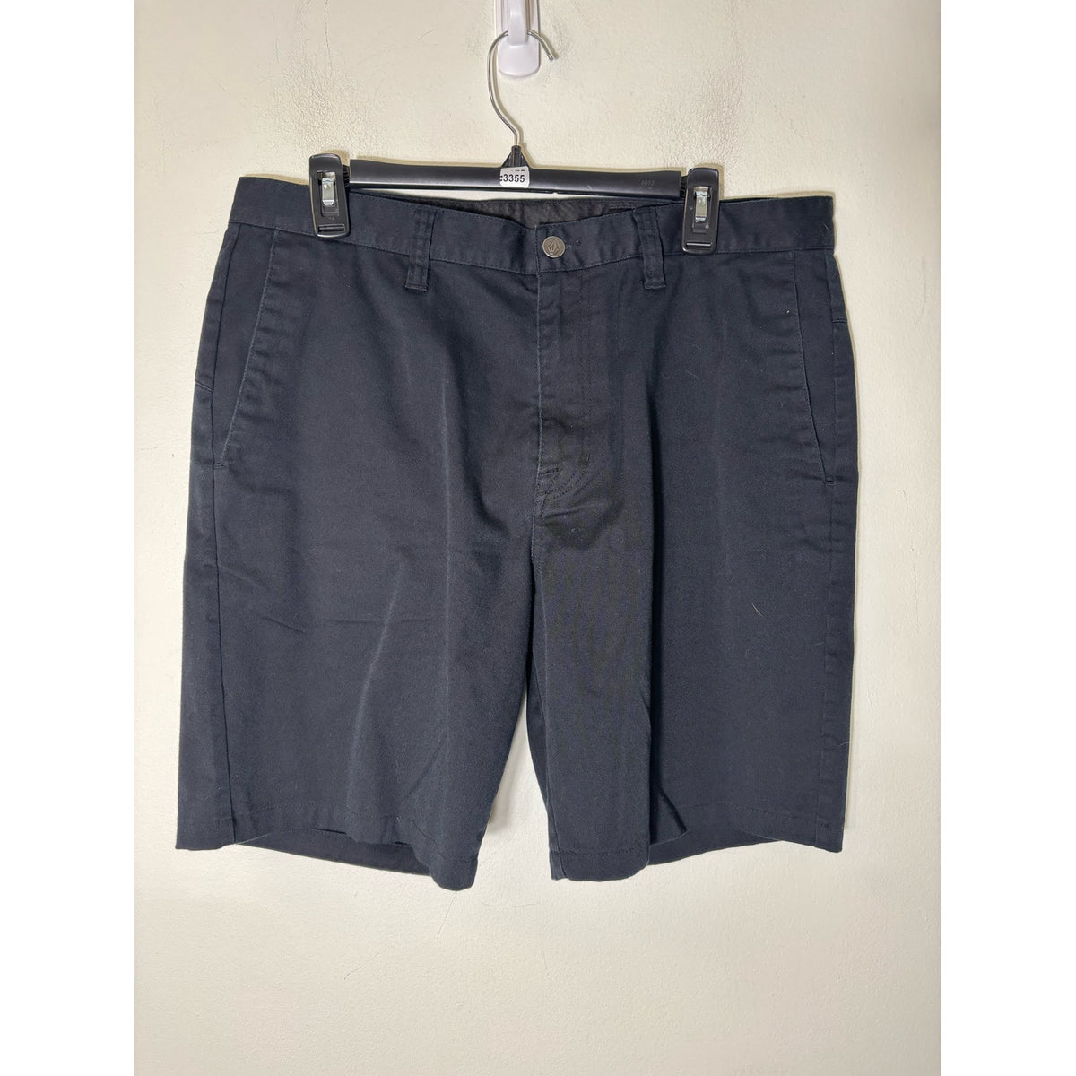 Men's Volcom Black Cotton Blend Shorts Sz 34 with 10" inseam