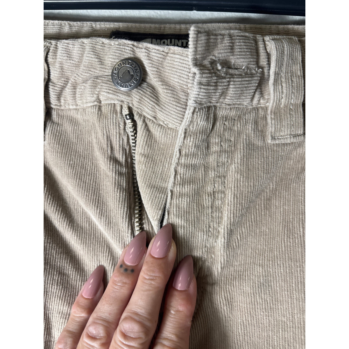 Men's Mountain Khaki Tan Modern Fit Cordoroy's Sz 30x30