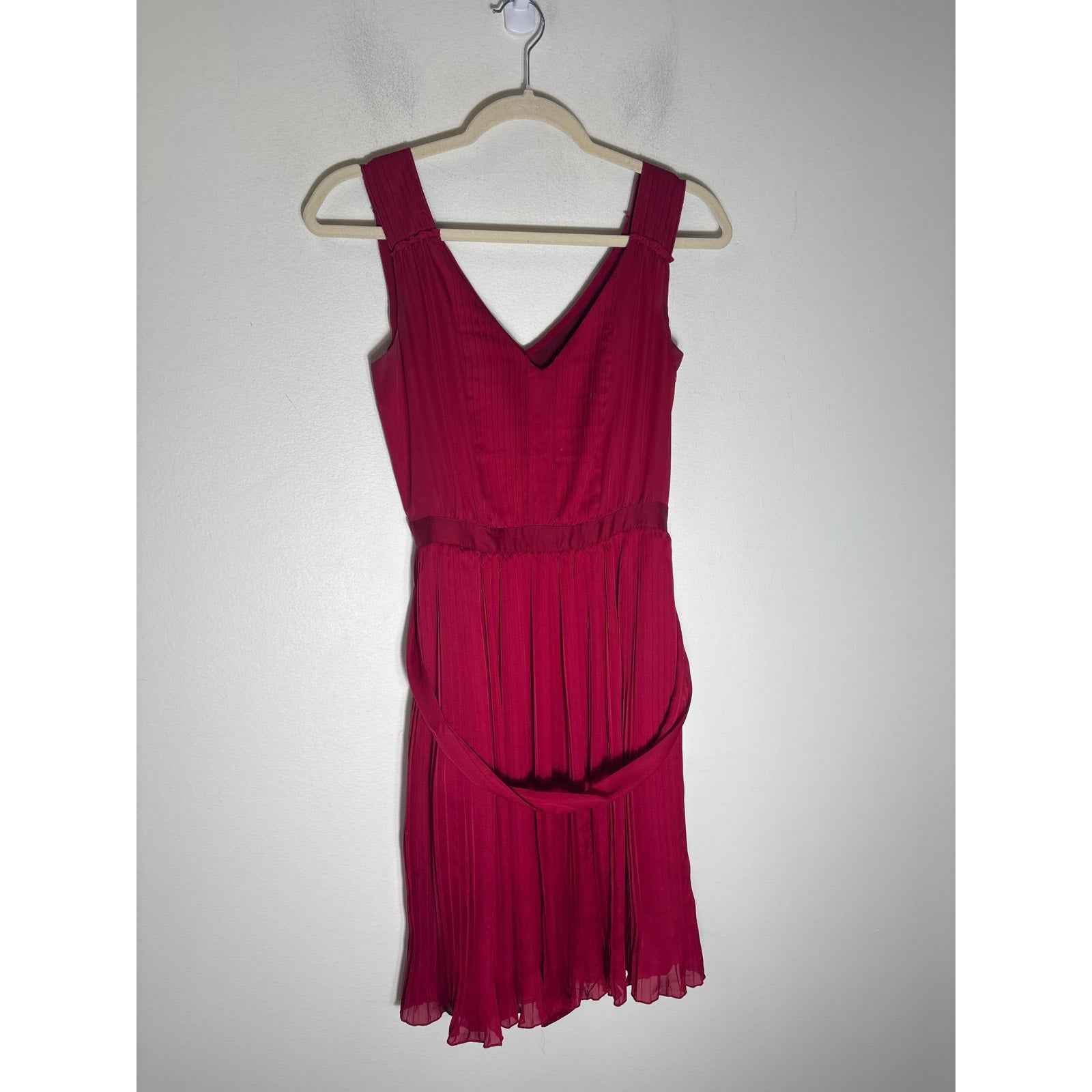 White House Black Market Crimson Red Sleeveless Pleated Holiday Party Dress Sz 0