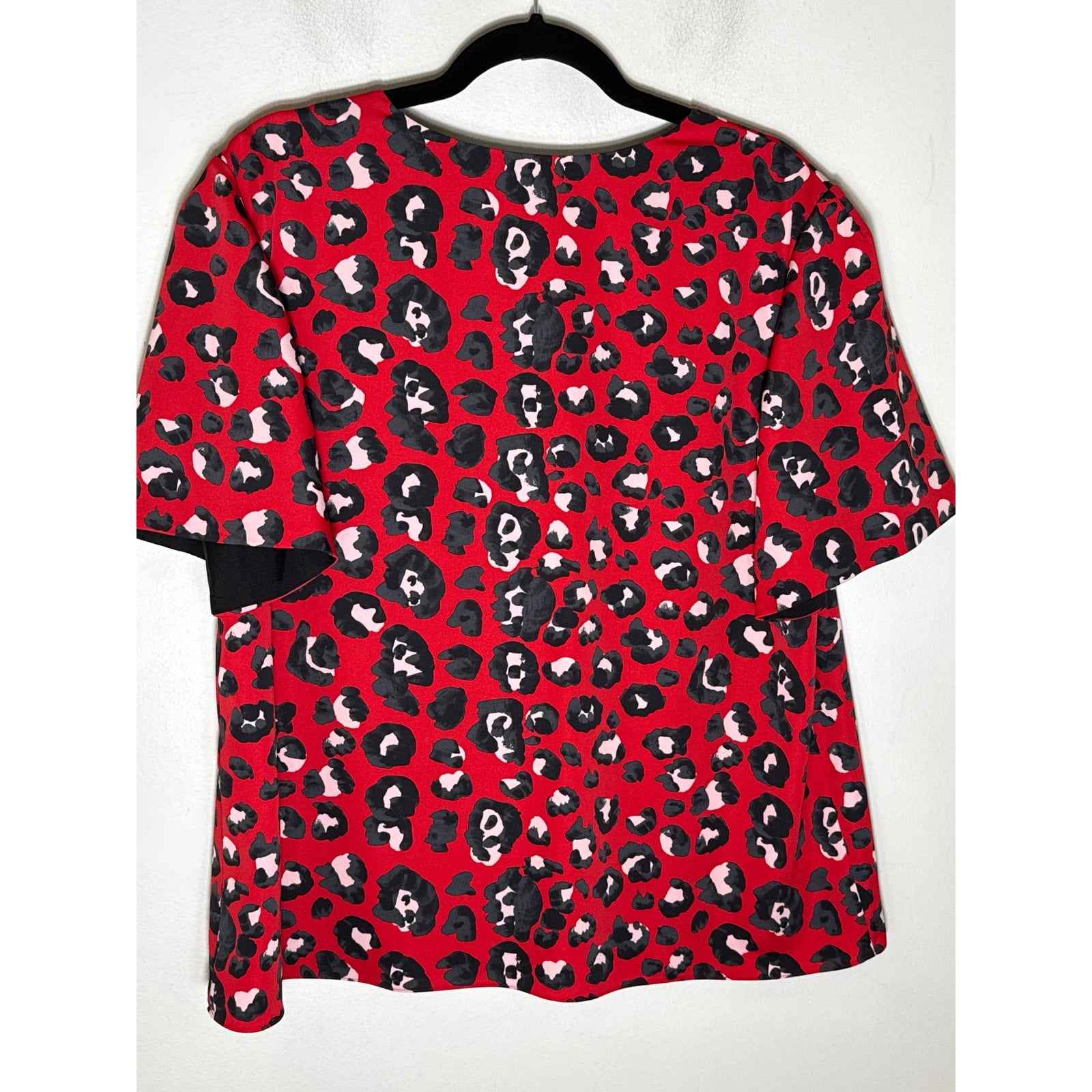 Anna Kate Red Cheetah Print Top Sz L