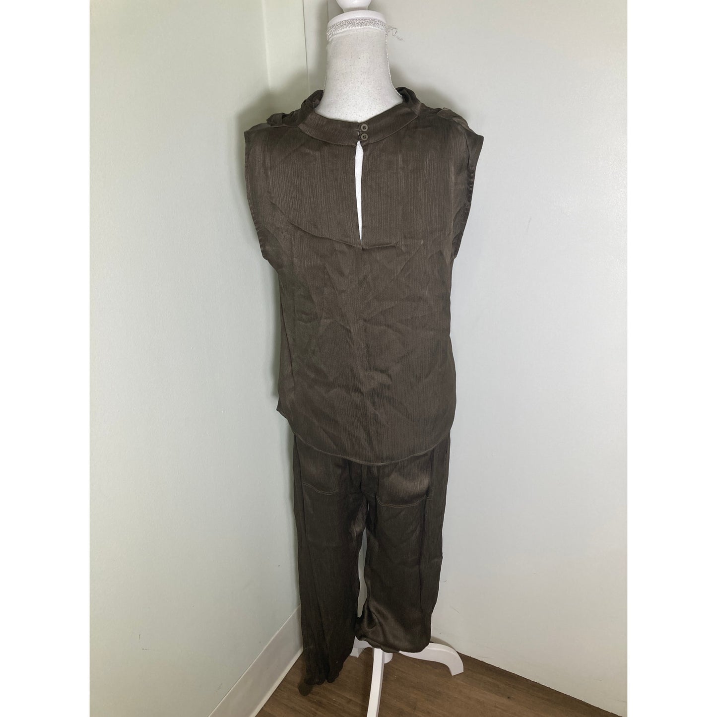 NWT Bobbi Black Olive Sleeveless Turtleneck Blouse Sz S and Matching Joggers