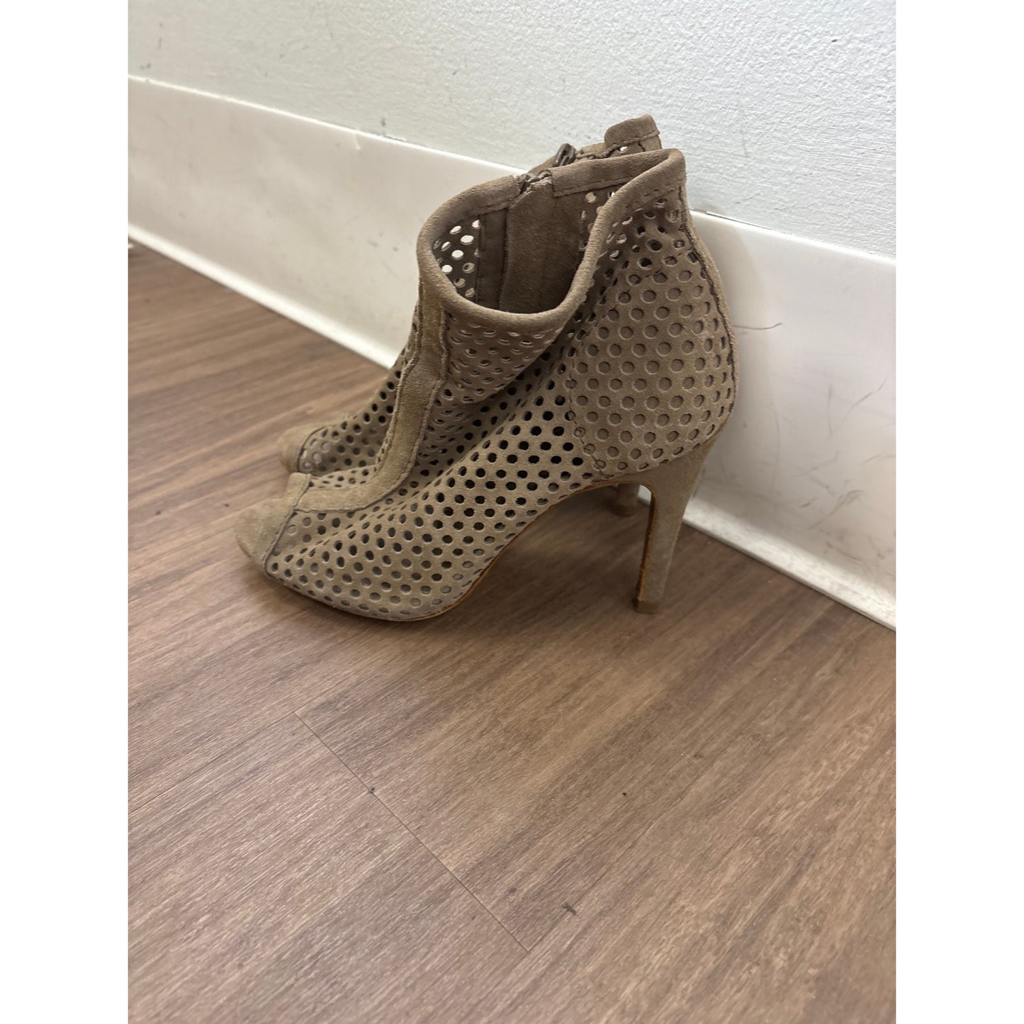 Pedro Garcia Tan Suede Laser But Mesh Zip Up Peep Toe Heel Sz 6