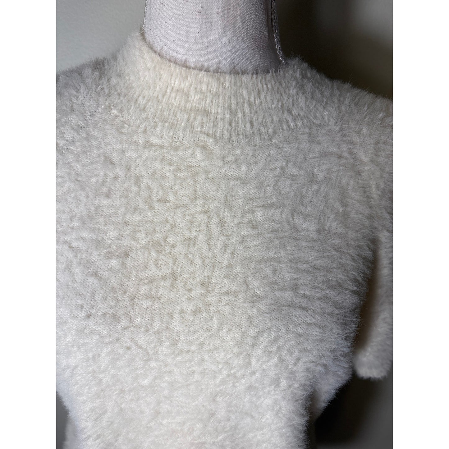 Pilcro Off White Short Sleeve Fuzzy Mock Neck Top Sz M