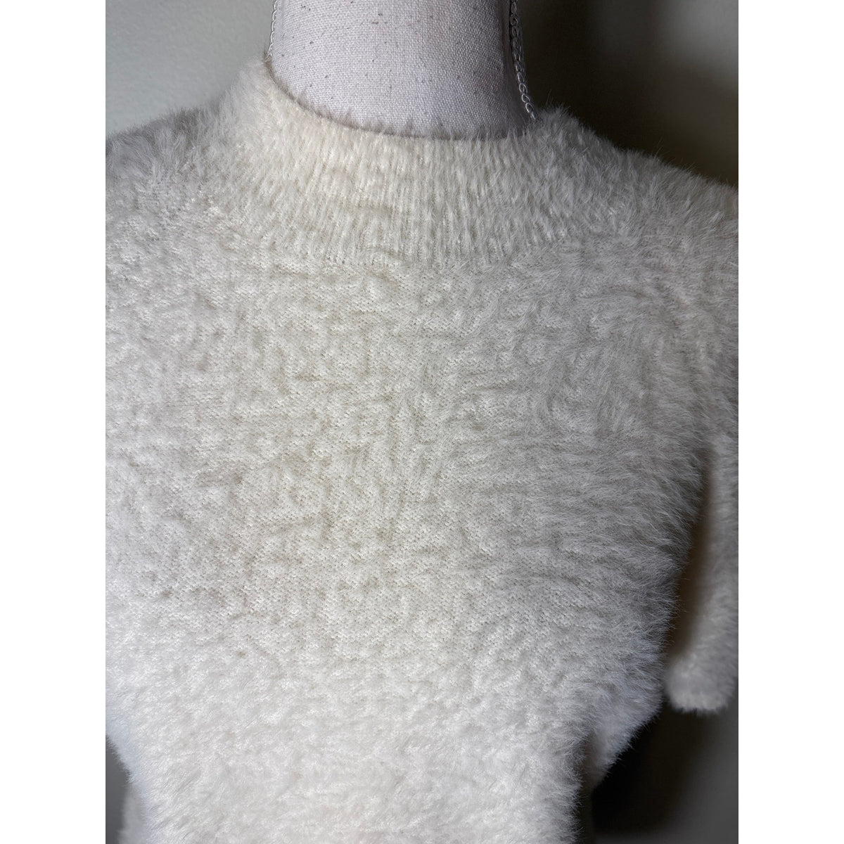 Pilcro Off White Short Sleeve Fuzzy Mock Neck Top Sz M