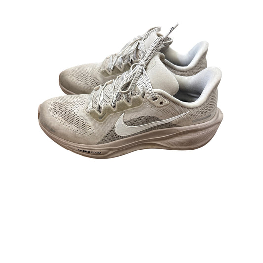 Woman's Nike Pegasus 41 in Greige Sz 8