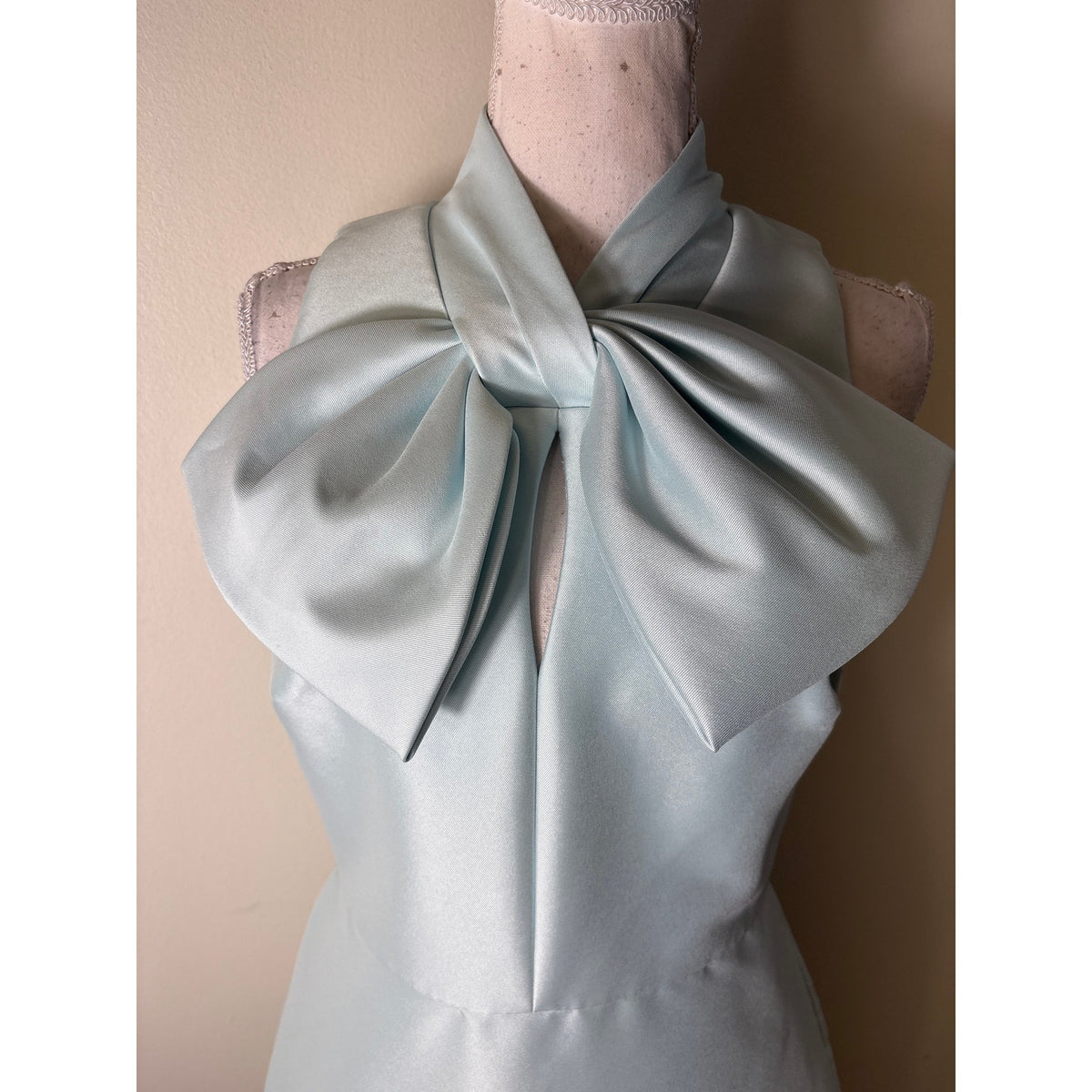 Badgley Mischka Light Blue Sleeveless Midi Sheath Dress Sz 6