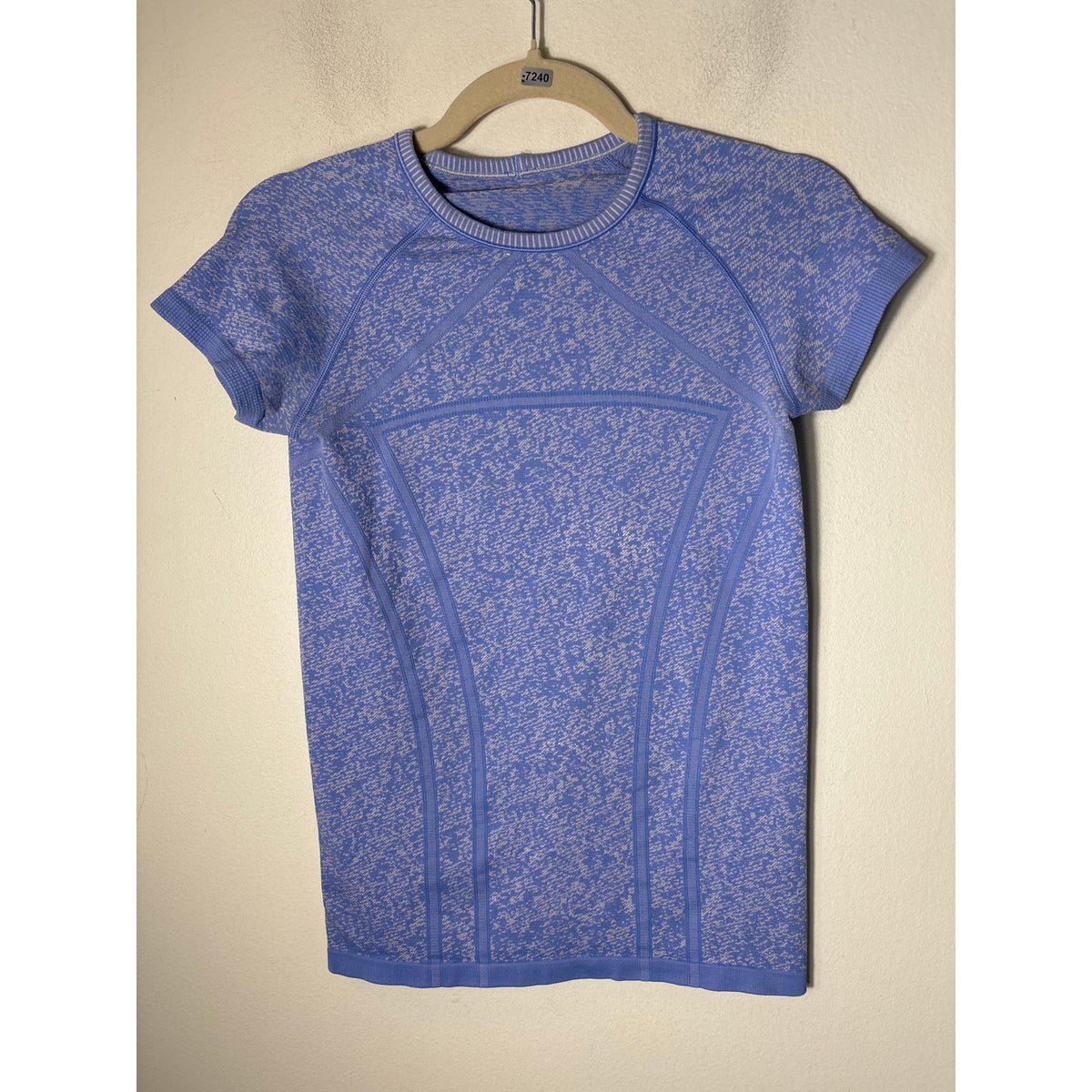 Iviva Blue Short Sleeve Athletic top Sz L