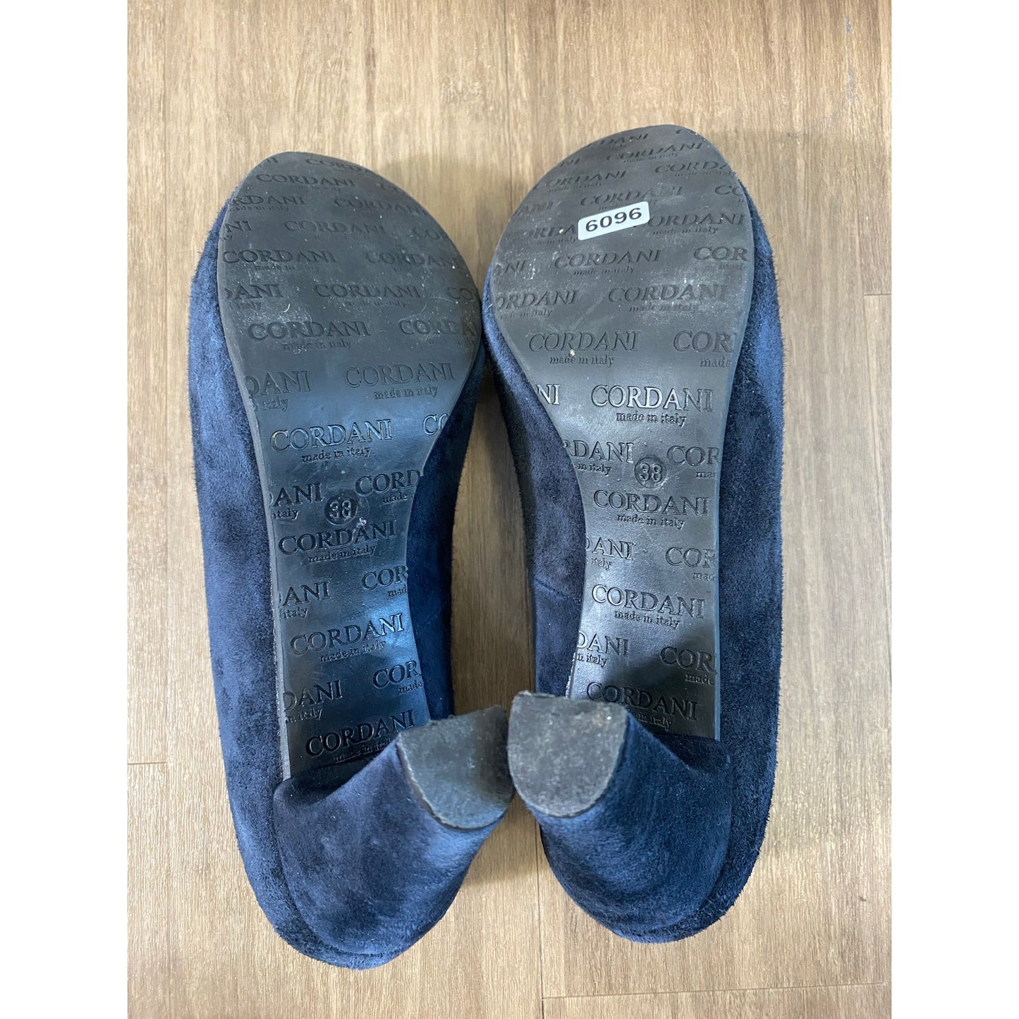 Cordani Black Suede Platform Heel Sz 38.5