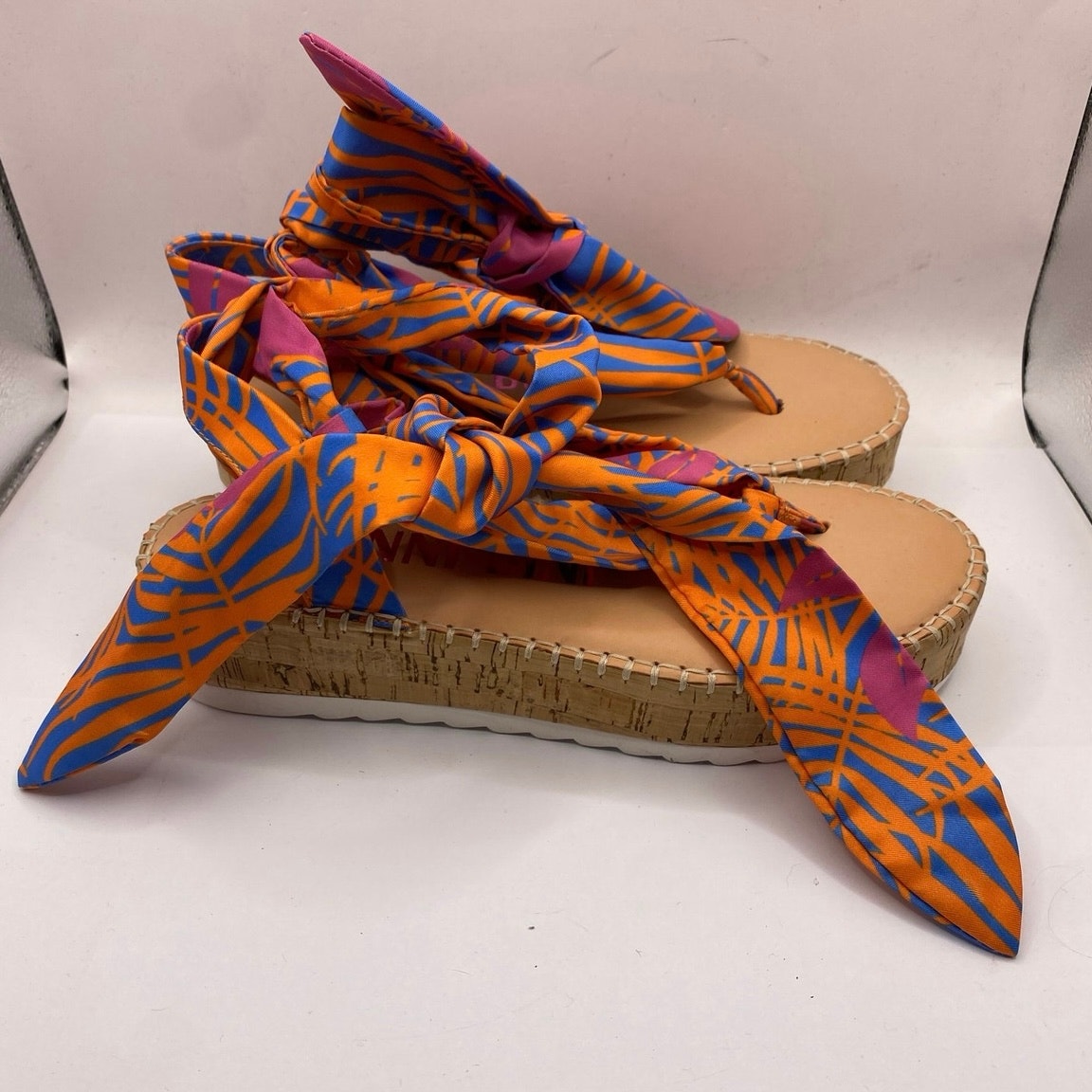 NWOB Gianni Bini Blue Orange Platform Wrap Sandals Sz 7.5