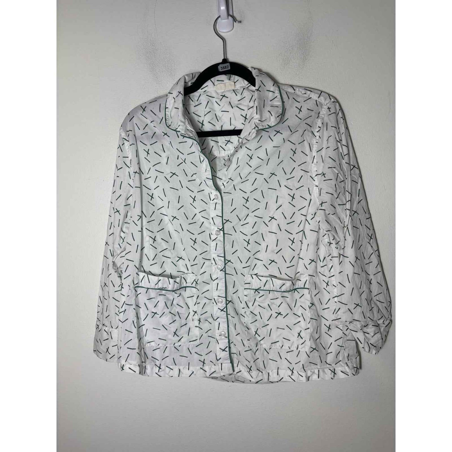 Lake White and Green Long Sleeve Button Up Cotton PJ Top Sz S