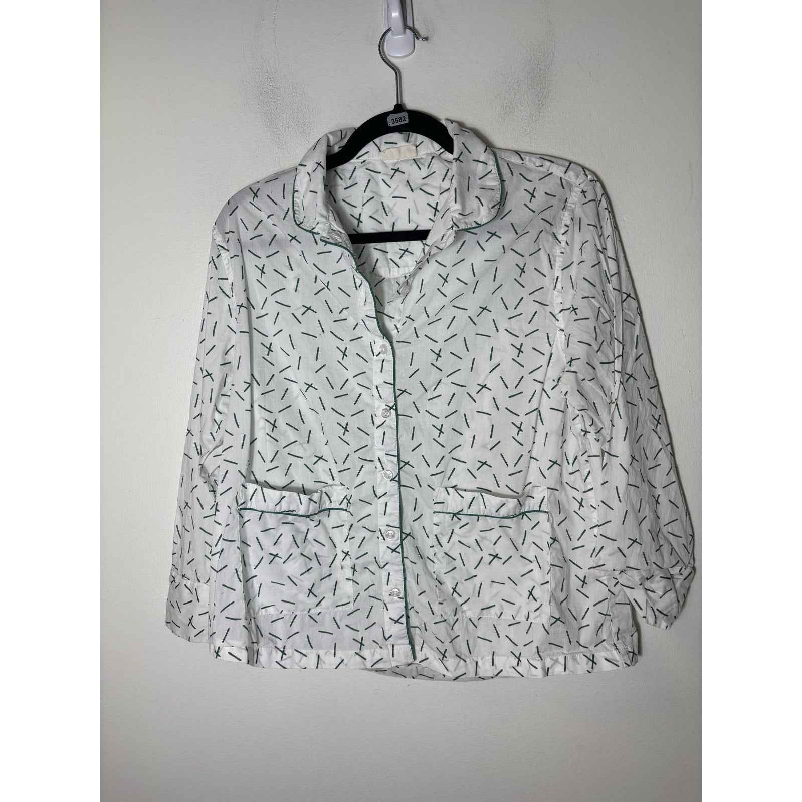 Lake White and Green Long Sleeve Button Up Cotton PJ Top Sz S