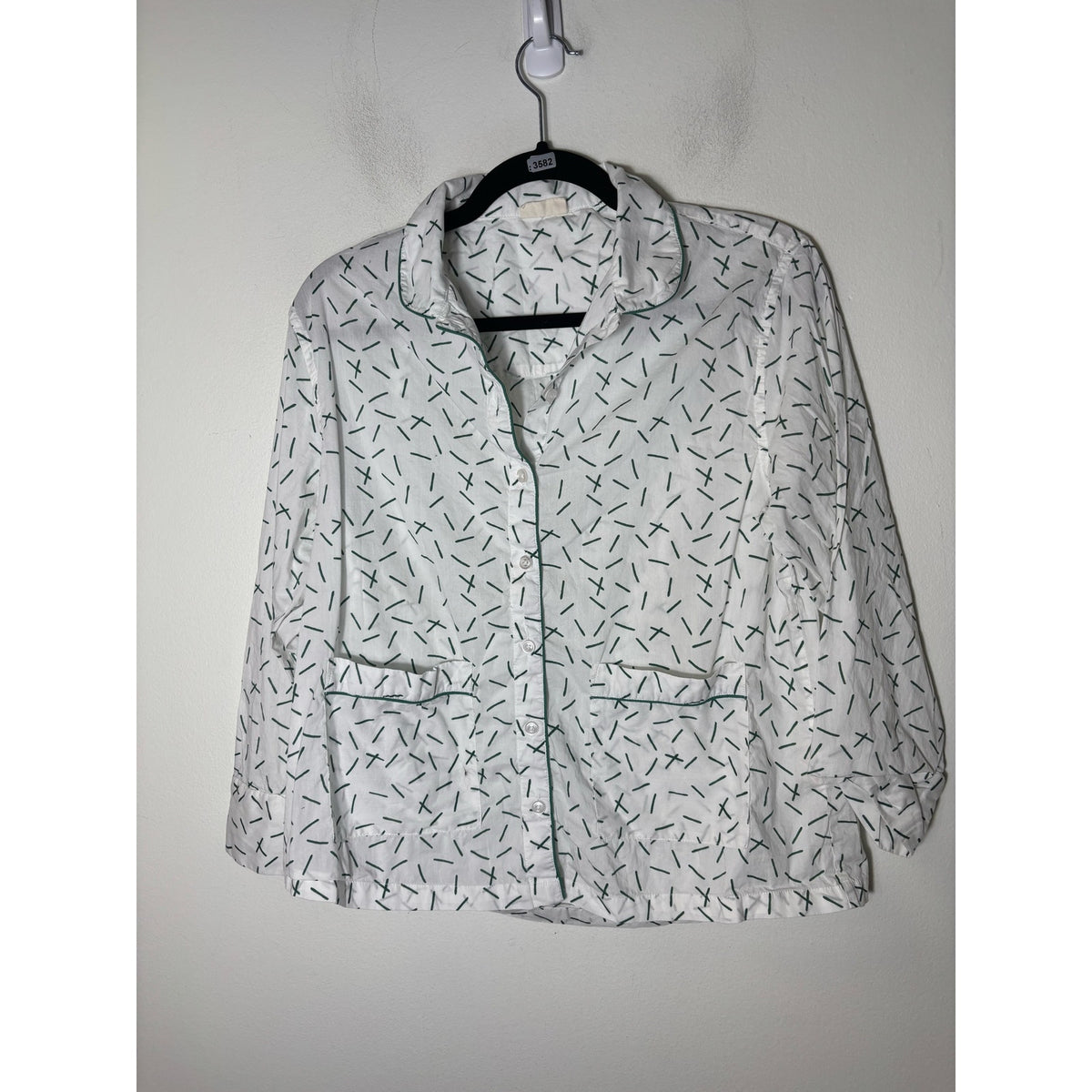 Lake White and Green Long Sleeve Button Up Cotton PJ Top Sz S