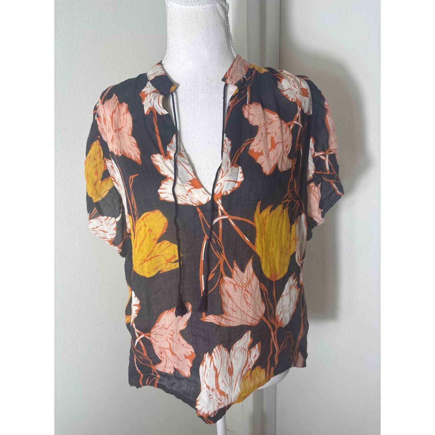 Trovota Birds of Paradis Black with Yellow and Orange flowers Top Sz S