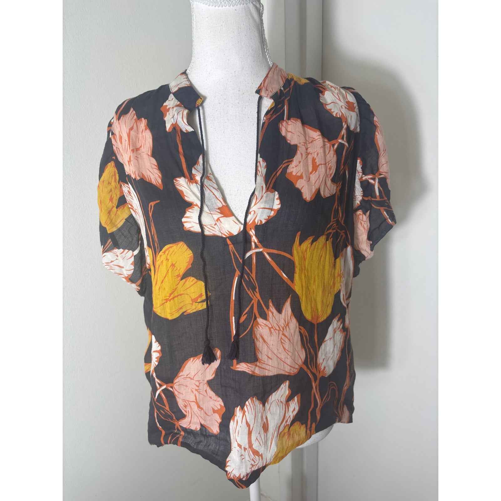 Trovota Birds of Paradis Black with Yellow and Orange flowers Top Sz S