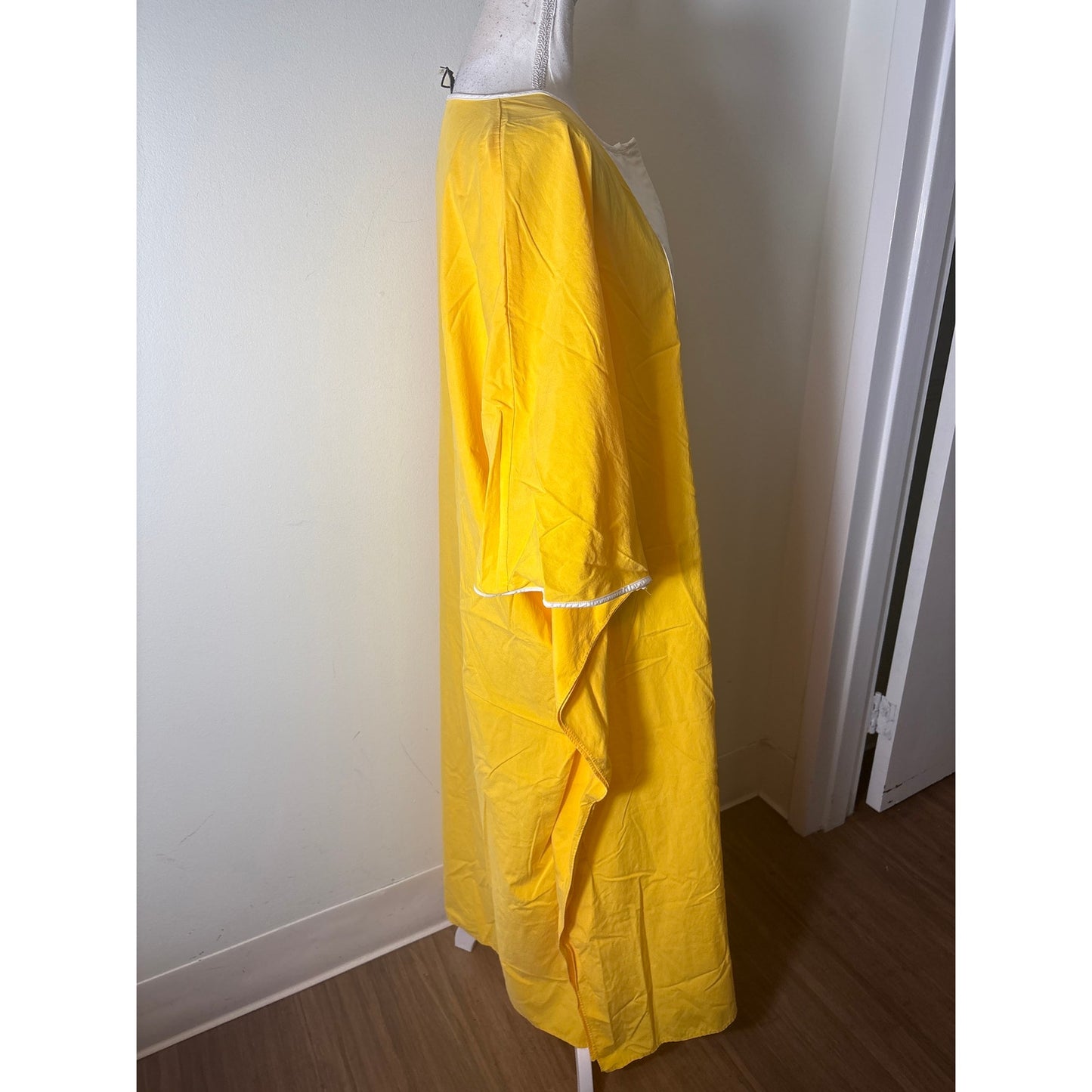 Tuckernuck Yellow and White Zip Front Kaftcan Sz M/L