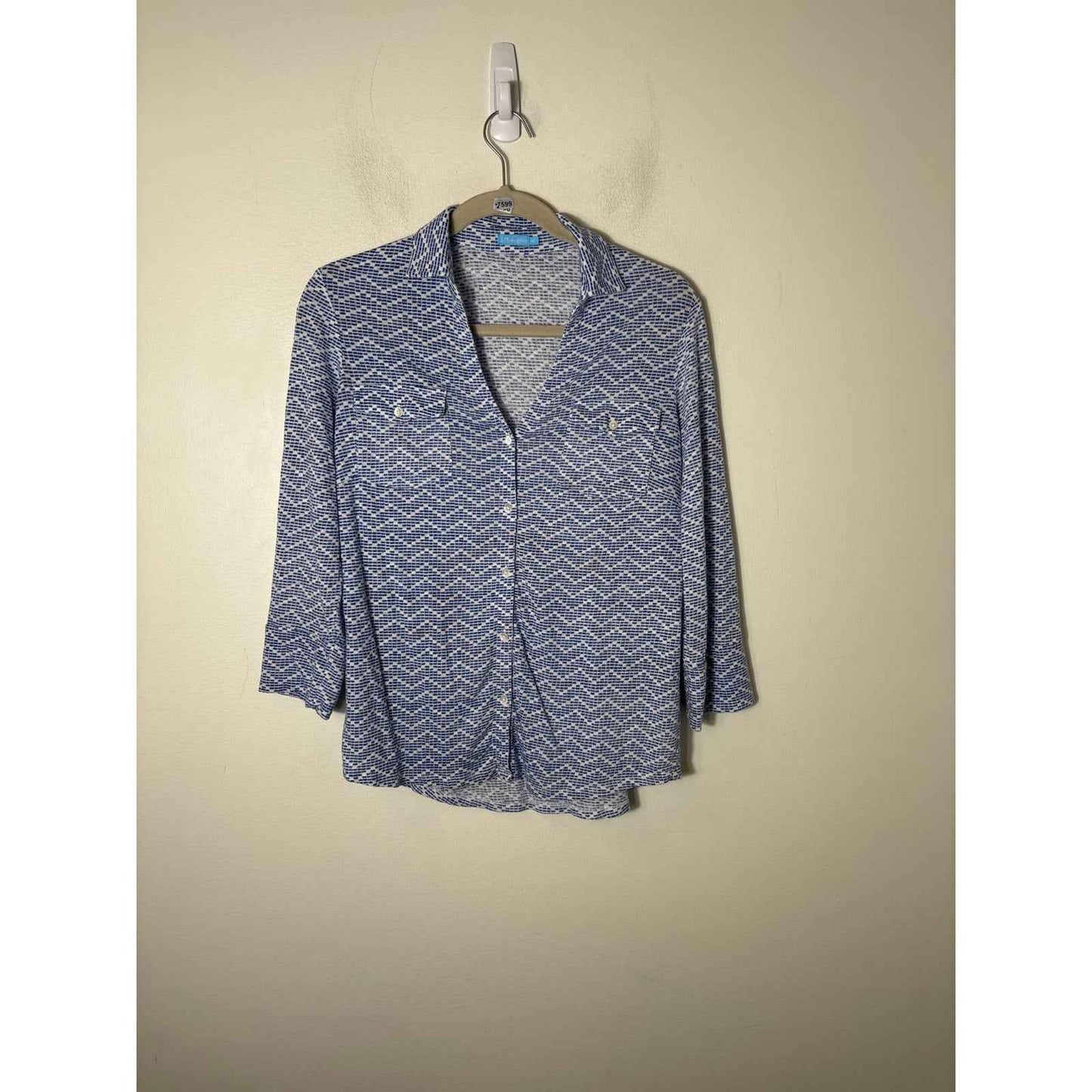 J. McLaughlin Blue and White Soft Button Up V Neck Shirt Sz M