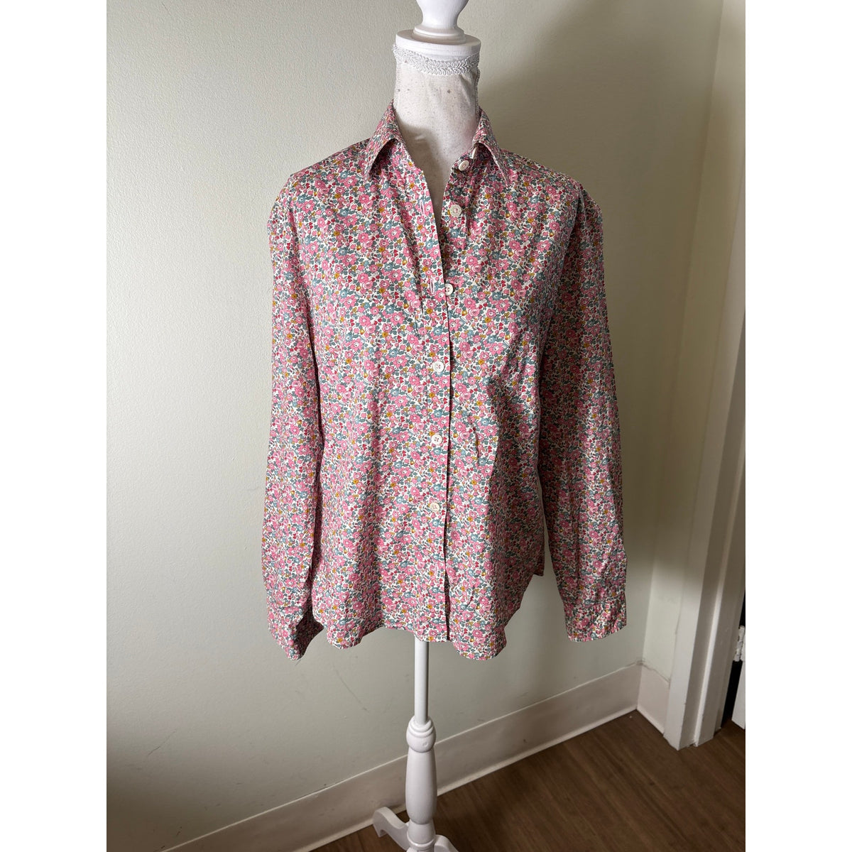 Danielle Rollins Mini Pink Floral Button Up Long Sleeve Shirt Sz M