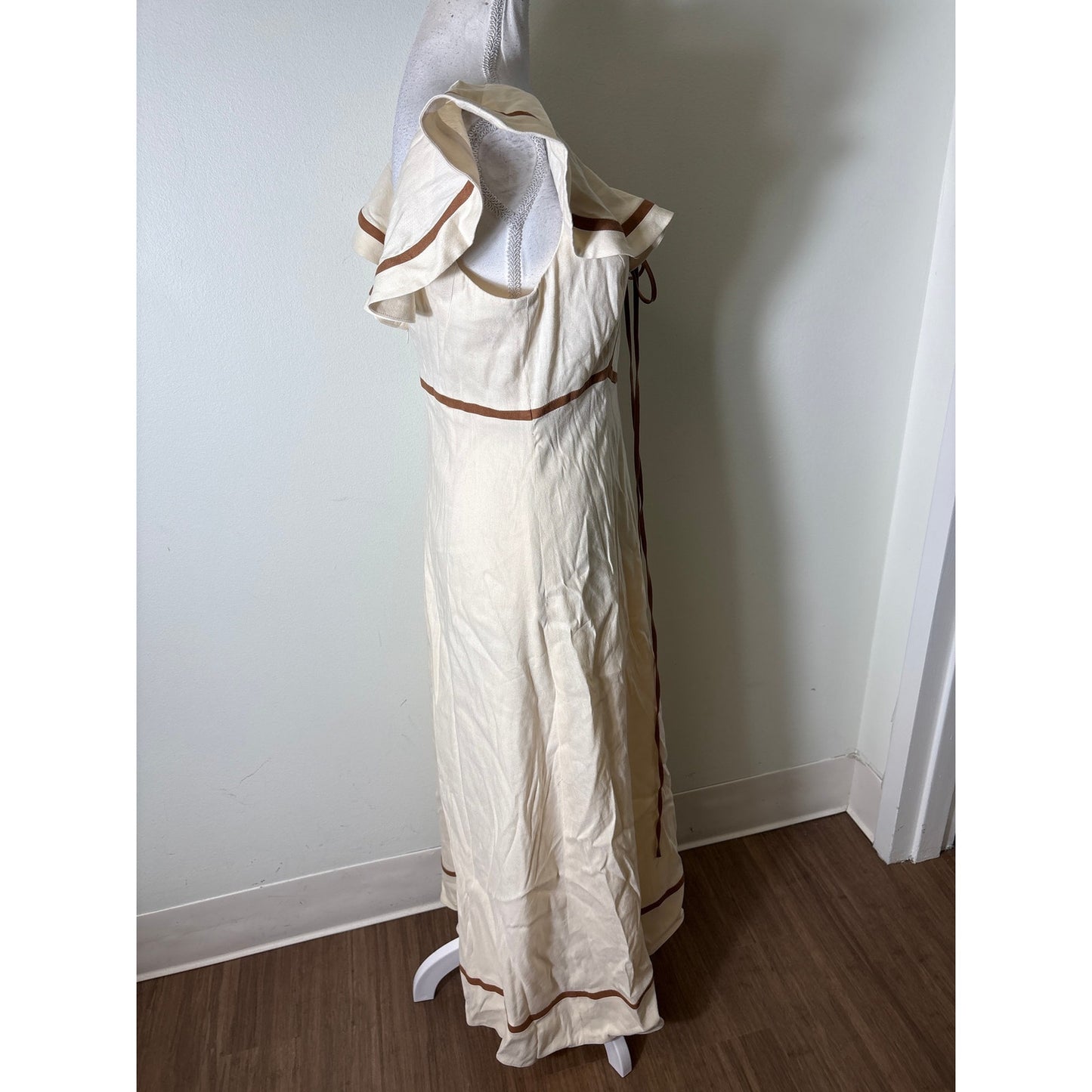 Antonio Melani Cream Keyhole Cutout Maxi Dress Sz 4
