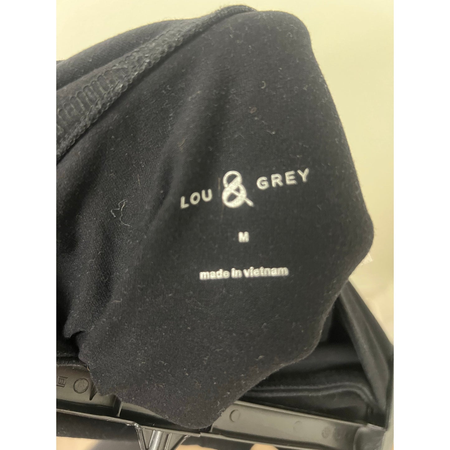 Lou & Grey Black Exercise Compression Shorts Sz M