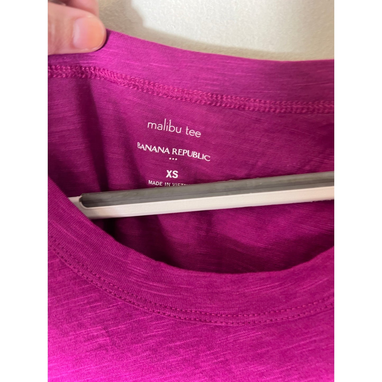Banana Republic "Malibu" Tank, Deep Pink. Loose fit.  NWT Sz XS